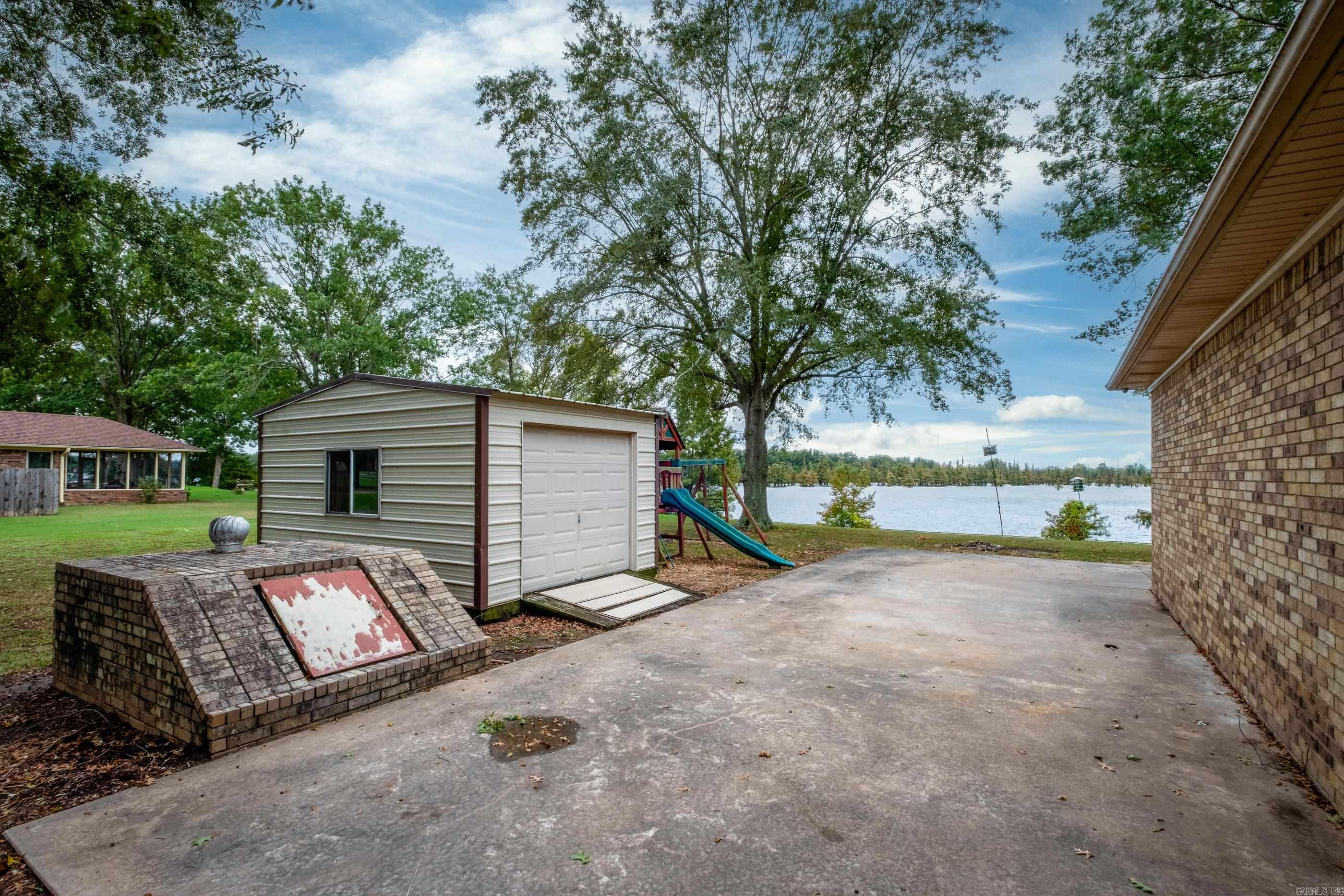 WILLOW BEACH ESTATES - Residential