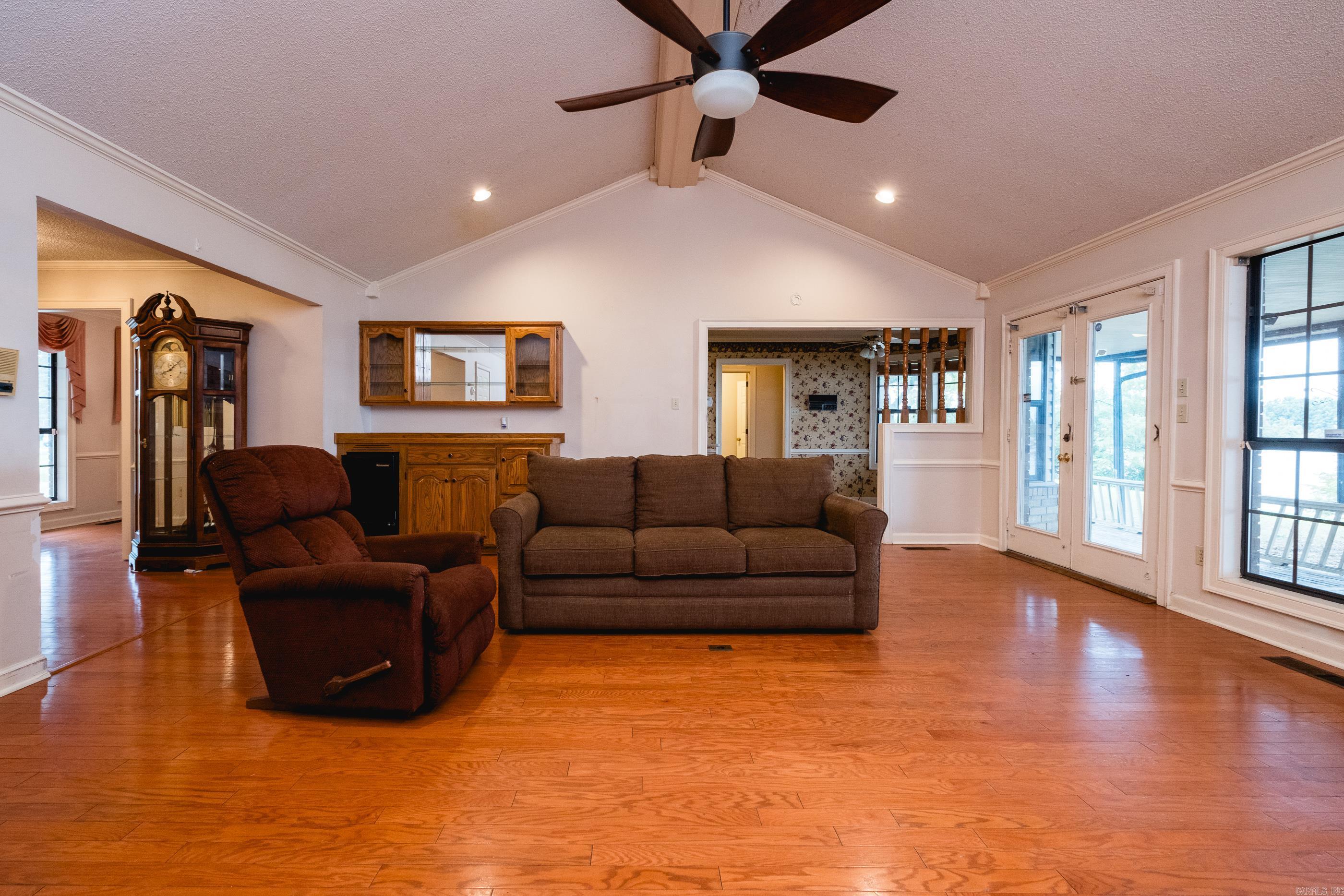 WILLOW BEACH ESTATES - Residential