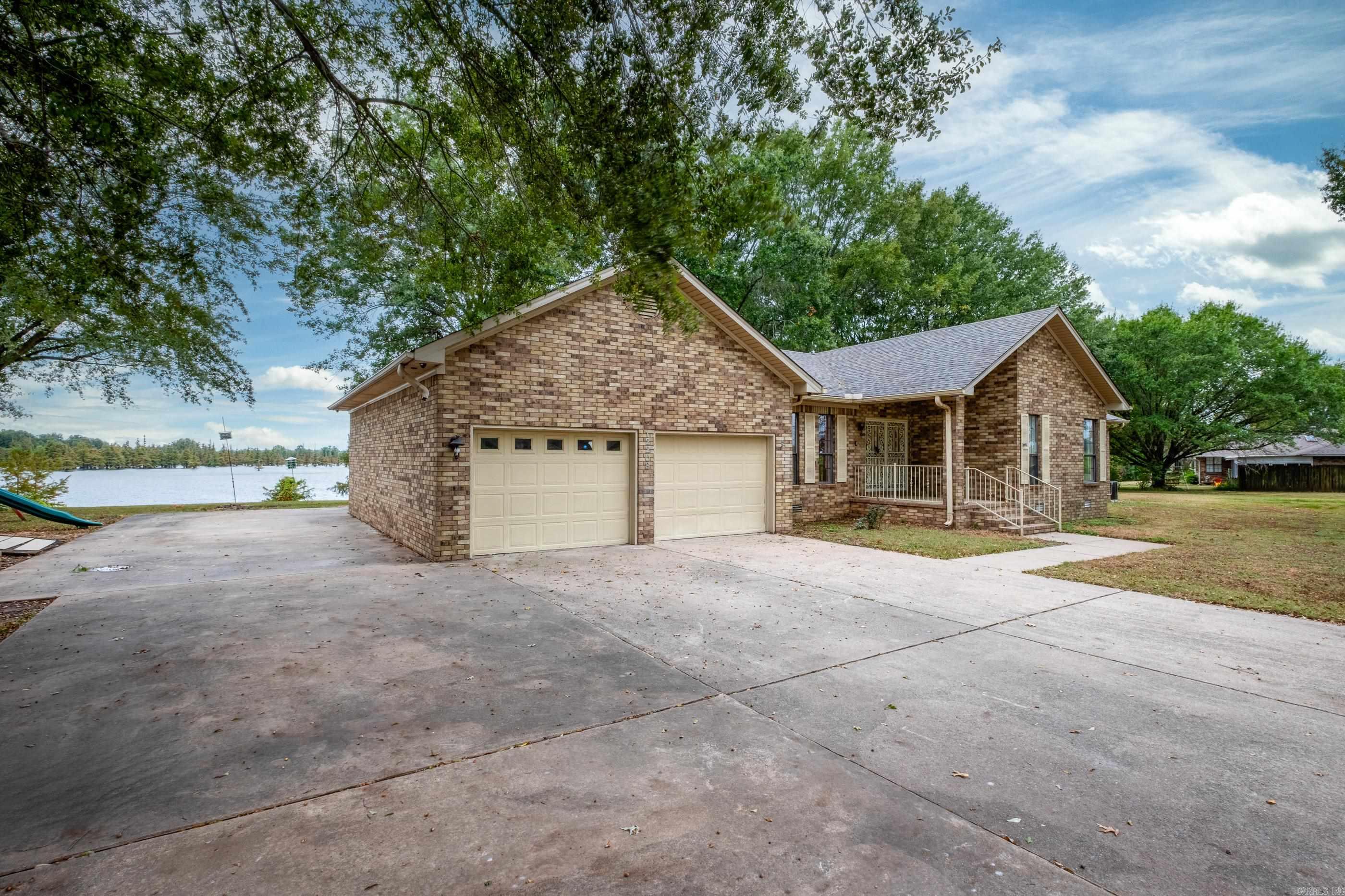 WILLOW BEACH ESTATES - Residential