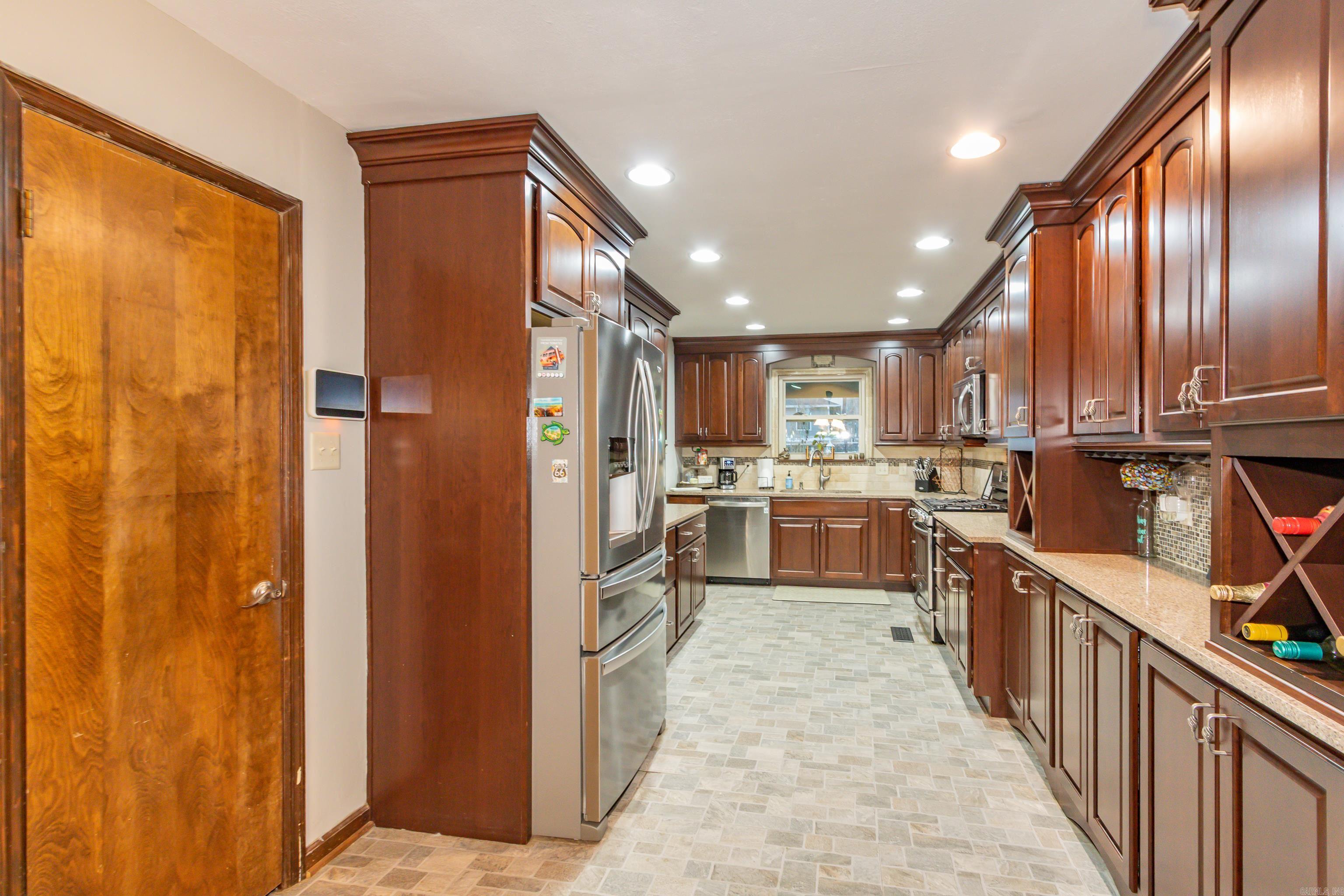 BLOOMFIELD HILLS - Residential