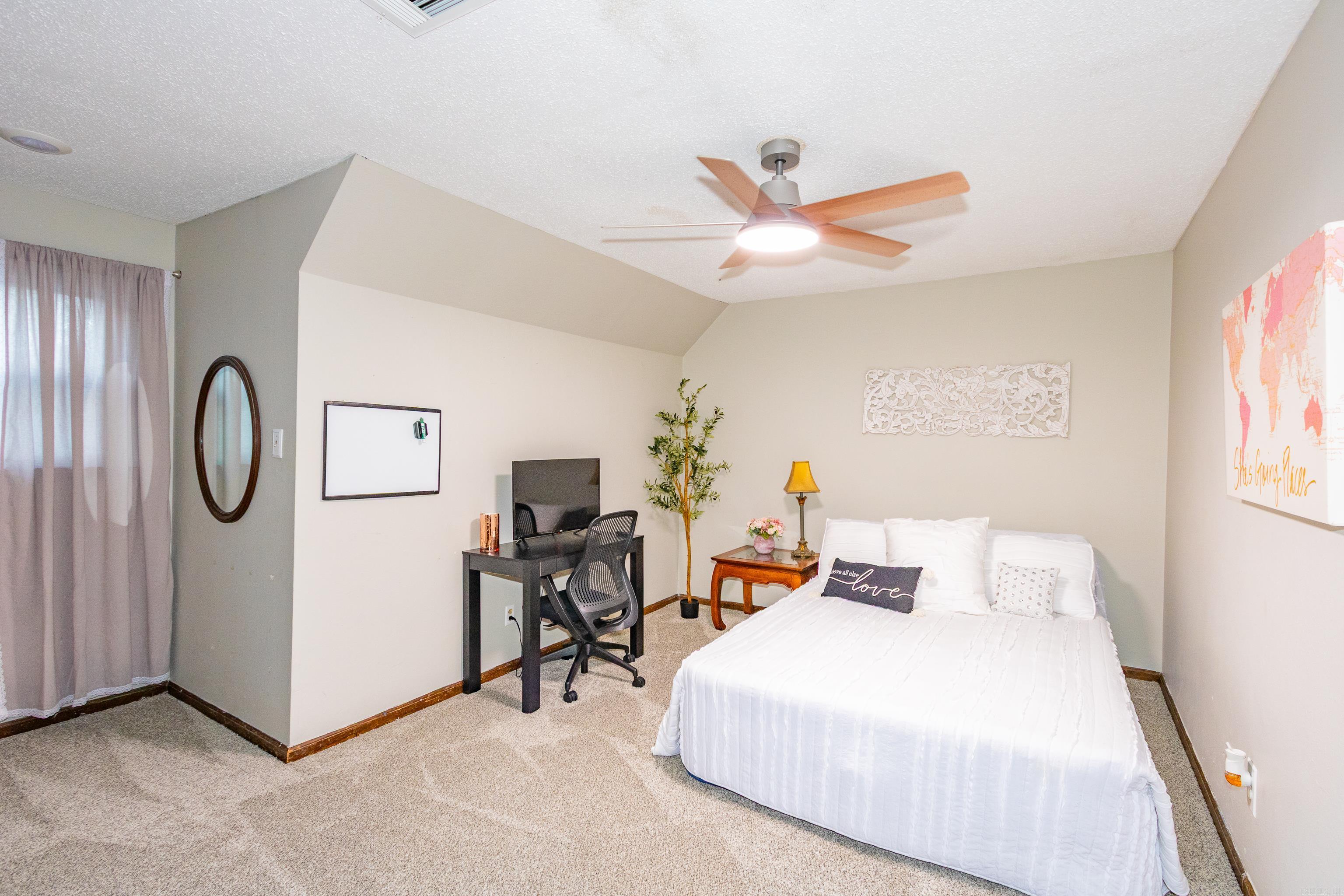 BLOOMFIELD HILLS - Residential