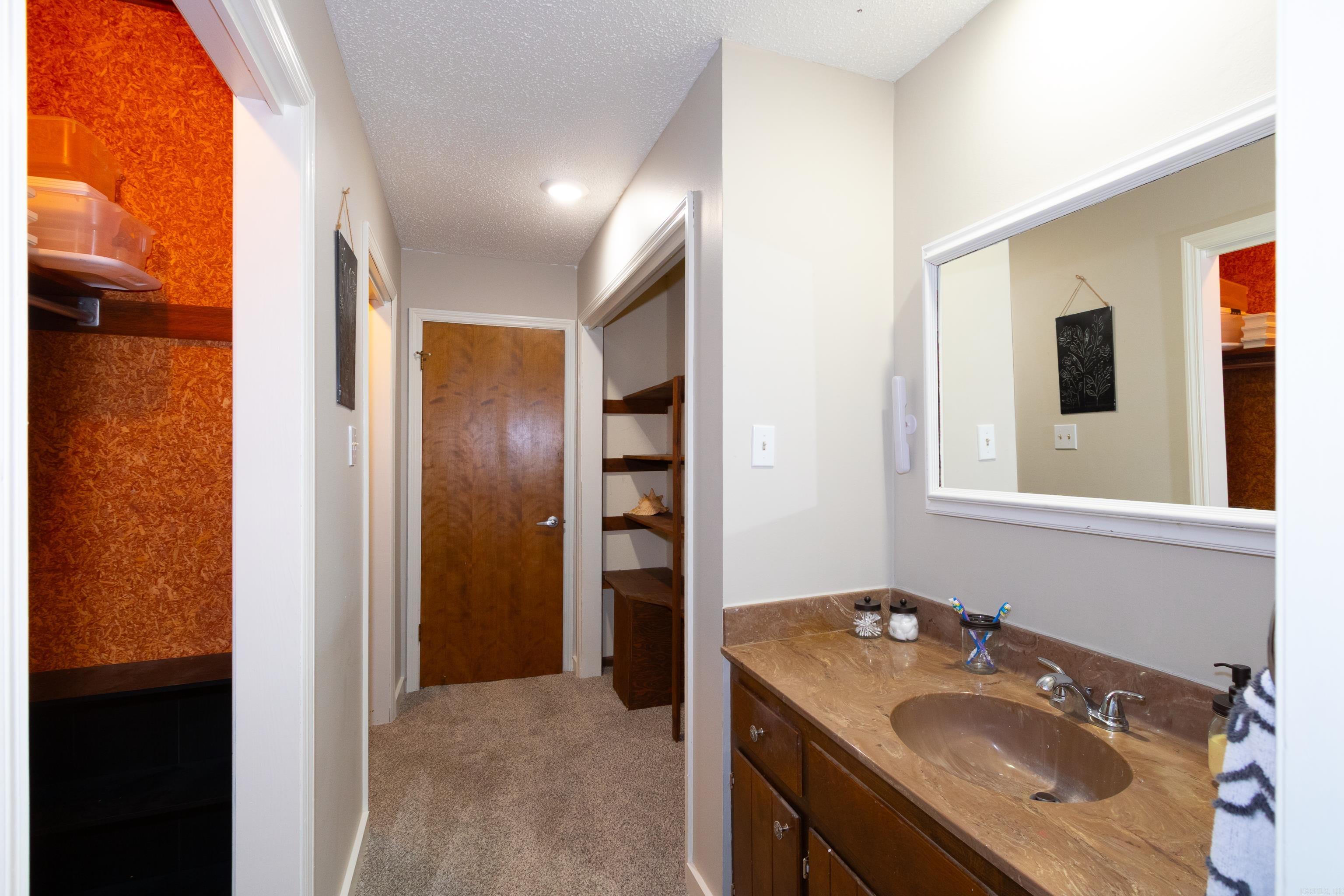 BLOOMFIELD HILLS - Residential