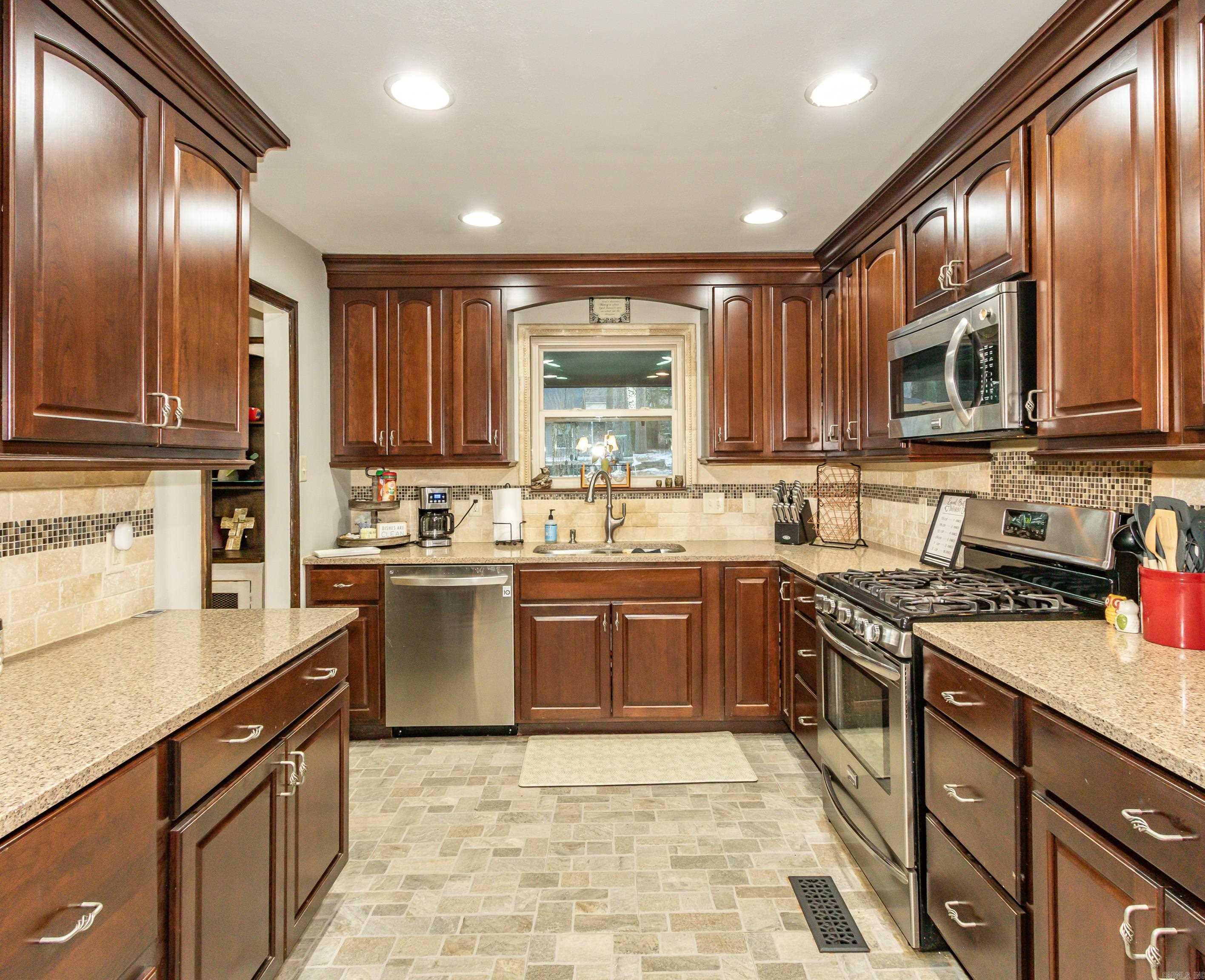 BLOOMFIELD HILLS - Residential