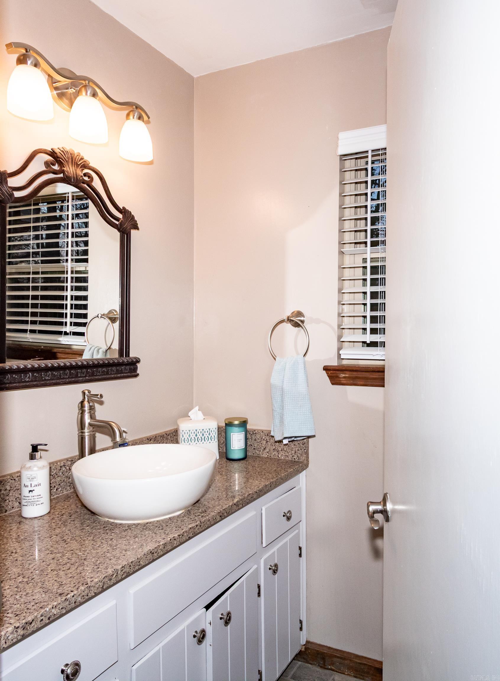 BLOOMFIELD HILLS - Residential