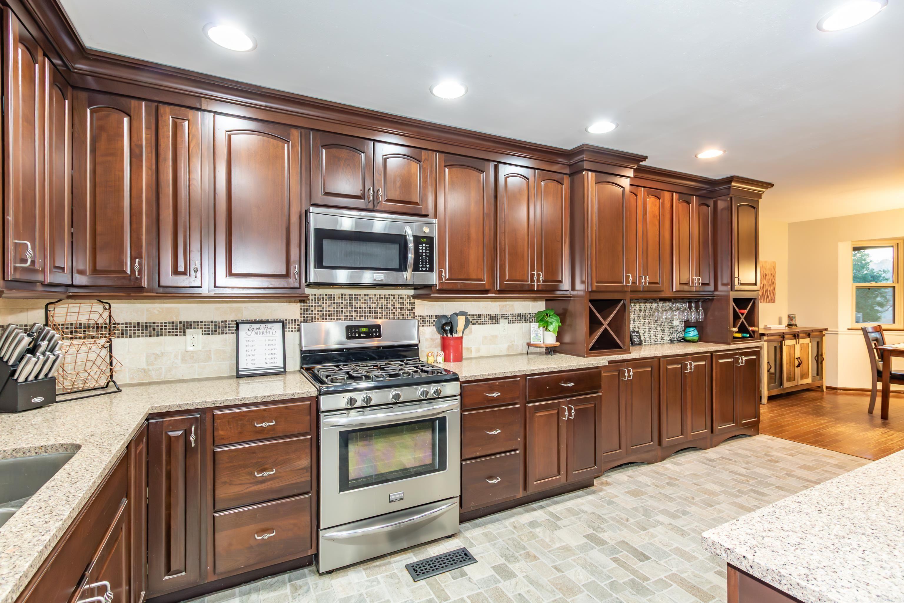 BLOOMFIELD HILLS - Residential