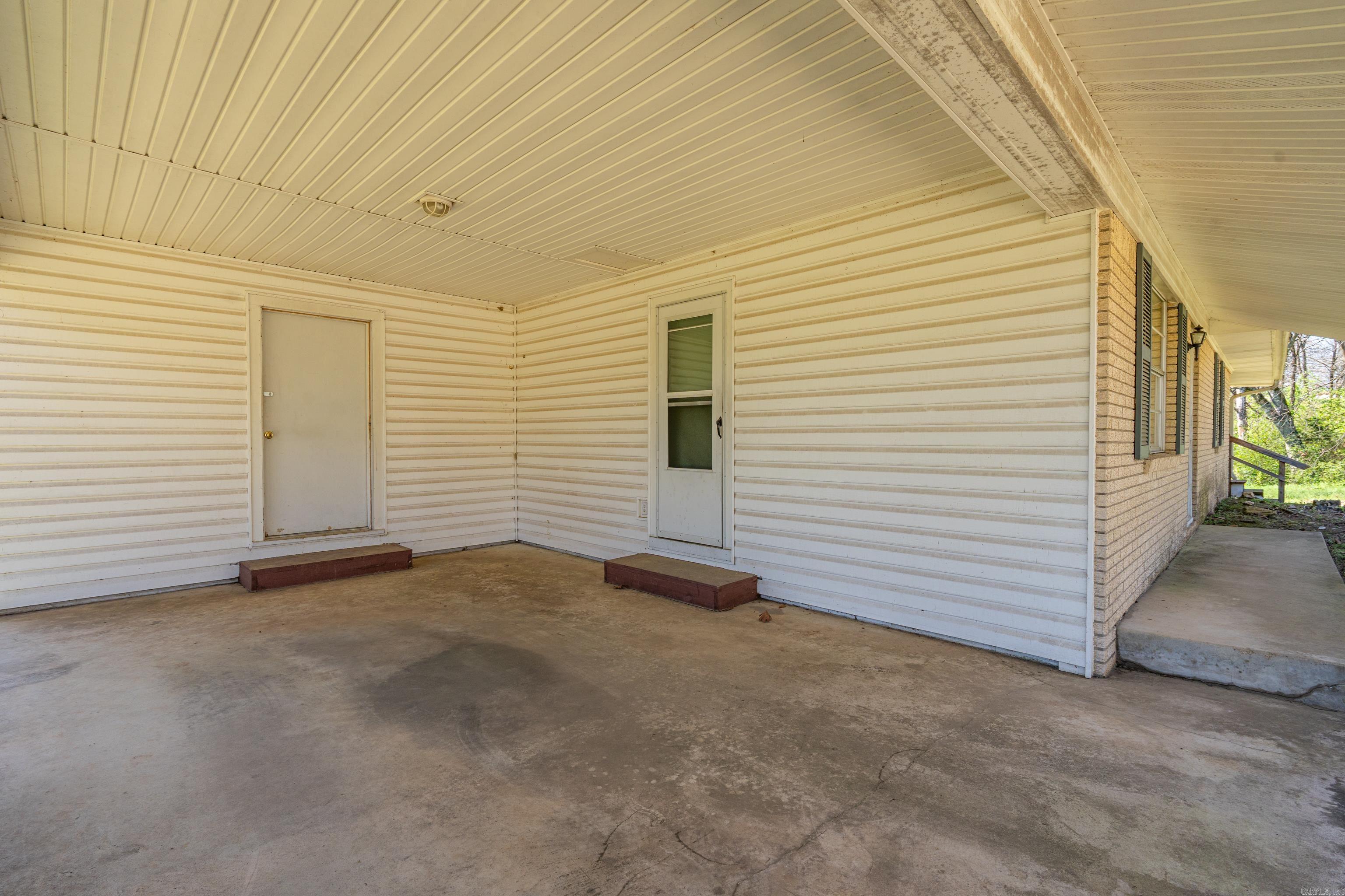 ROBERTS, R.R. - Residential