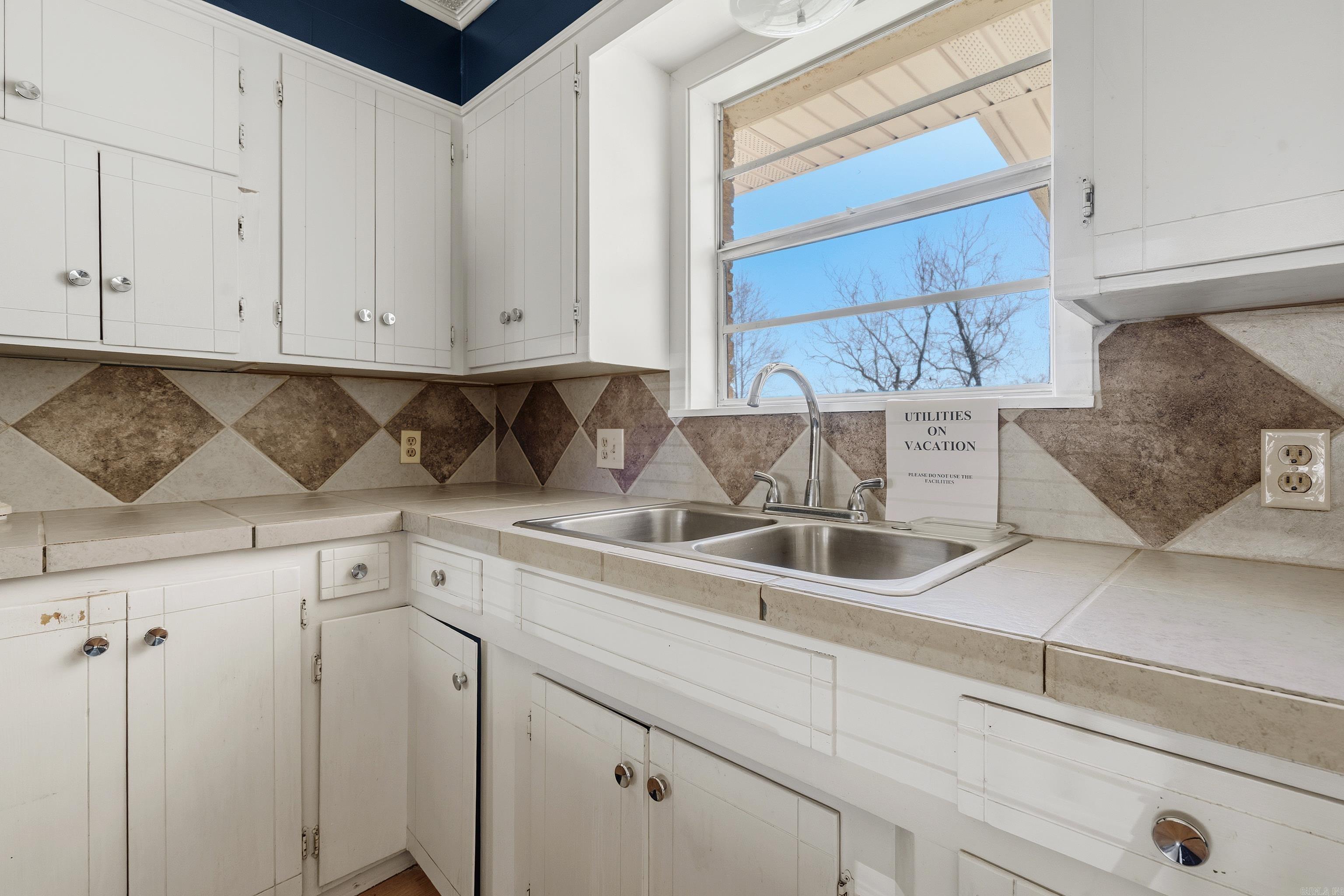 ROBERTS, R.R. - Residential