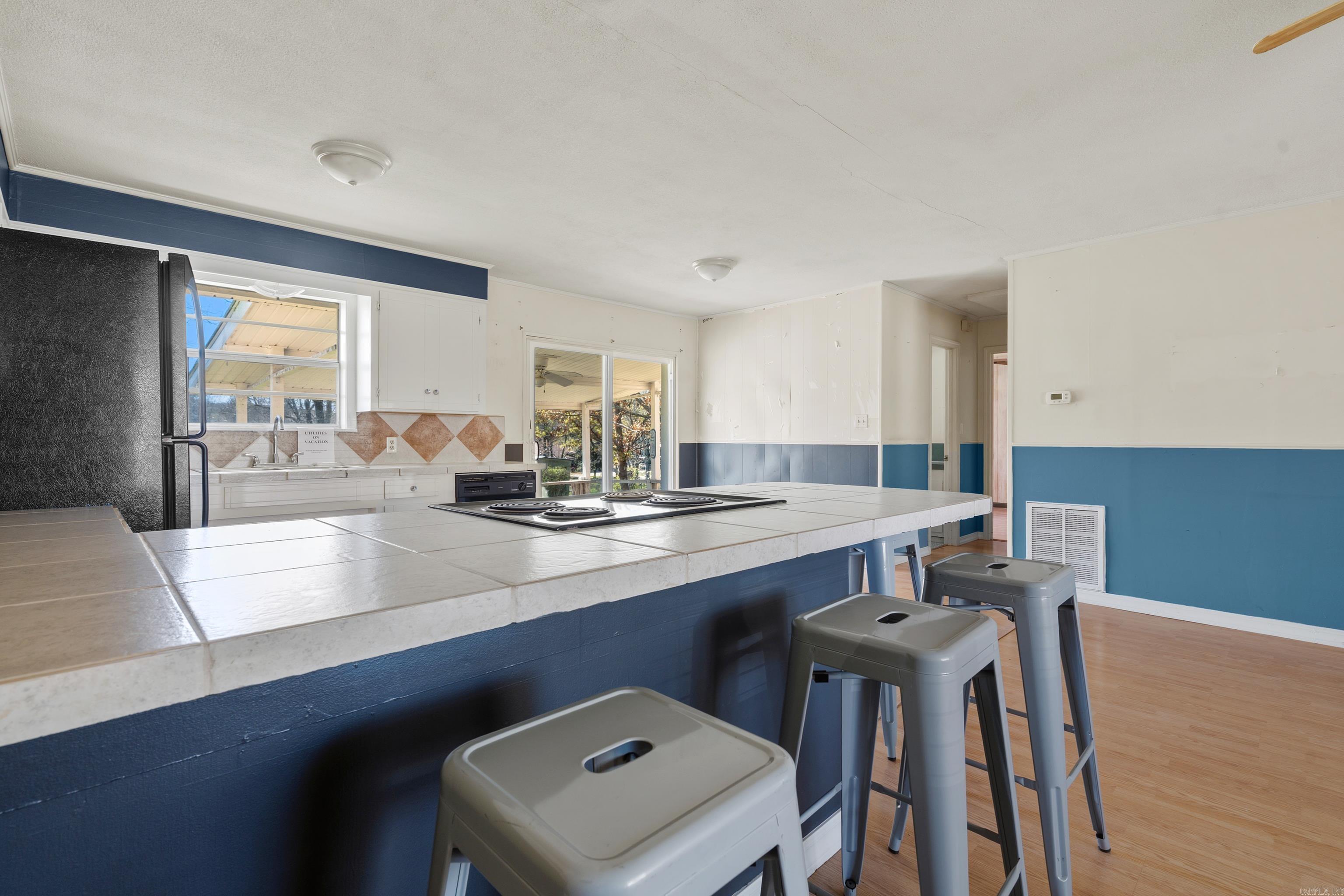 ROBERTS, R.R. - Residential