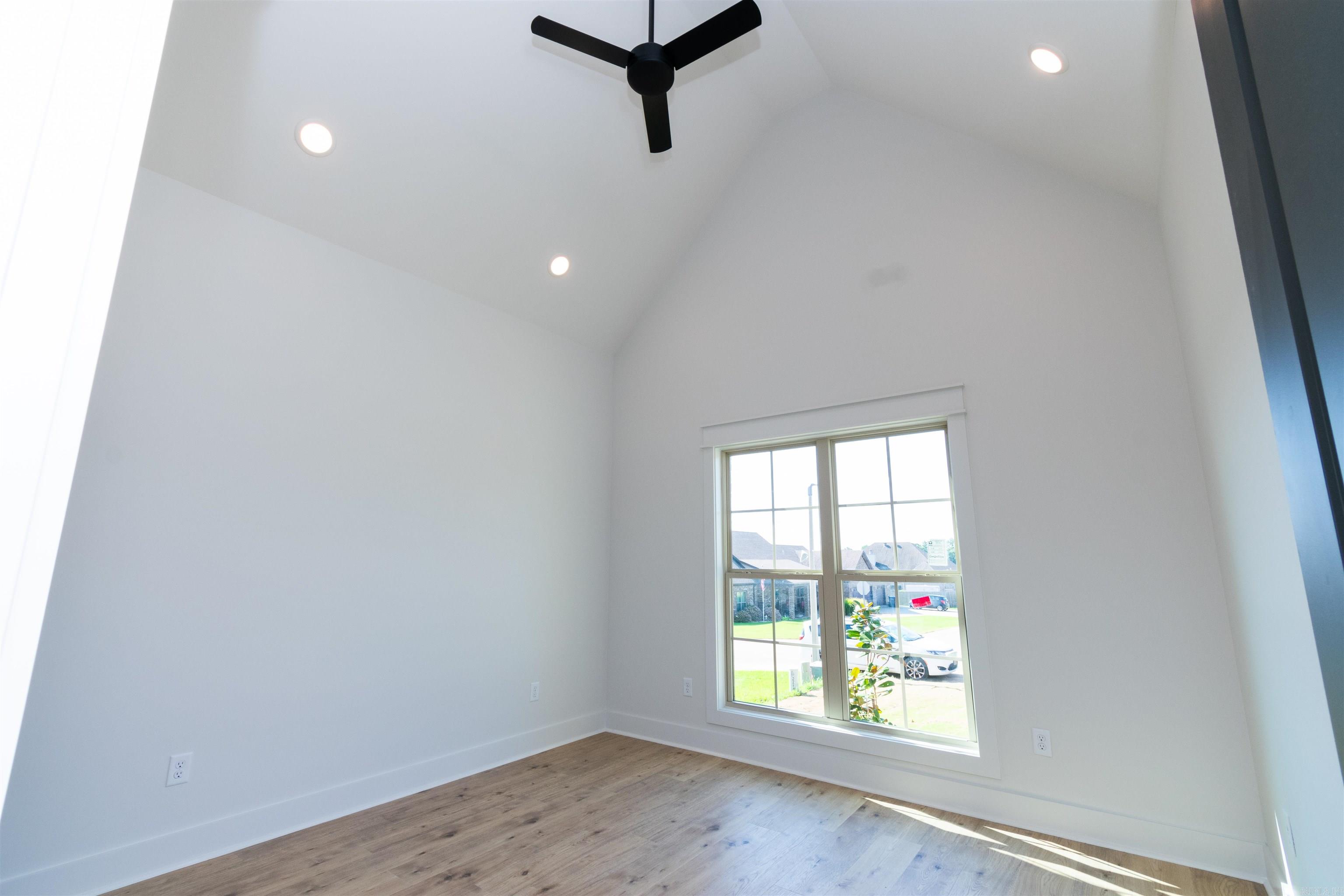 MEADOWWOOD - Residential