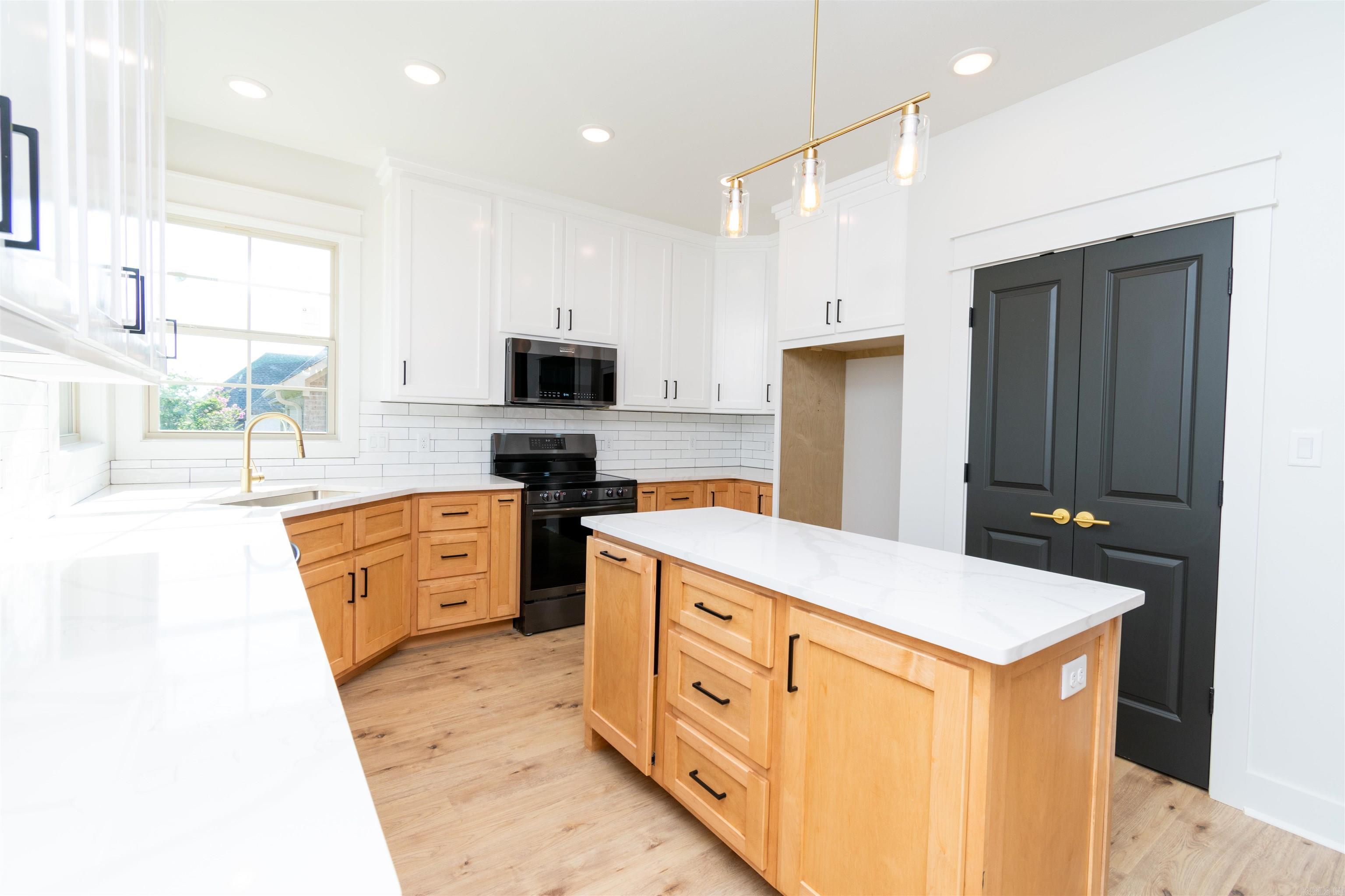 MEADOWWOOD - Residential