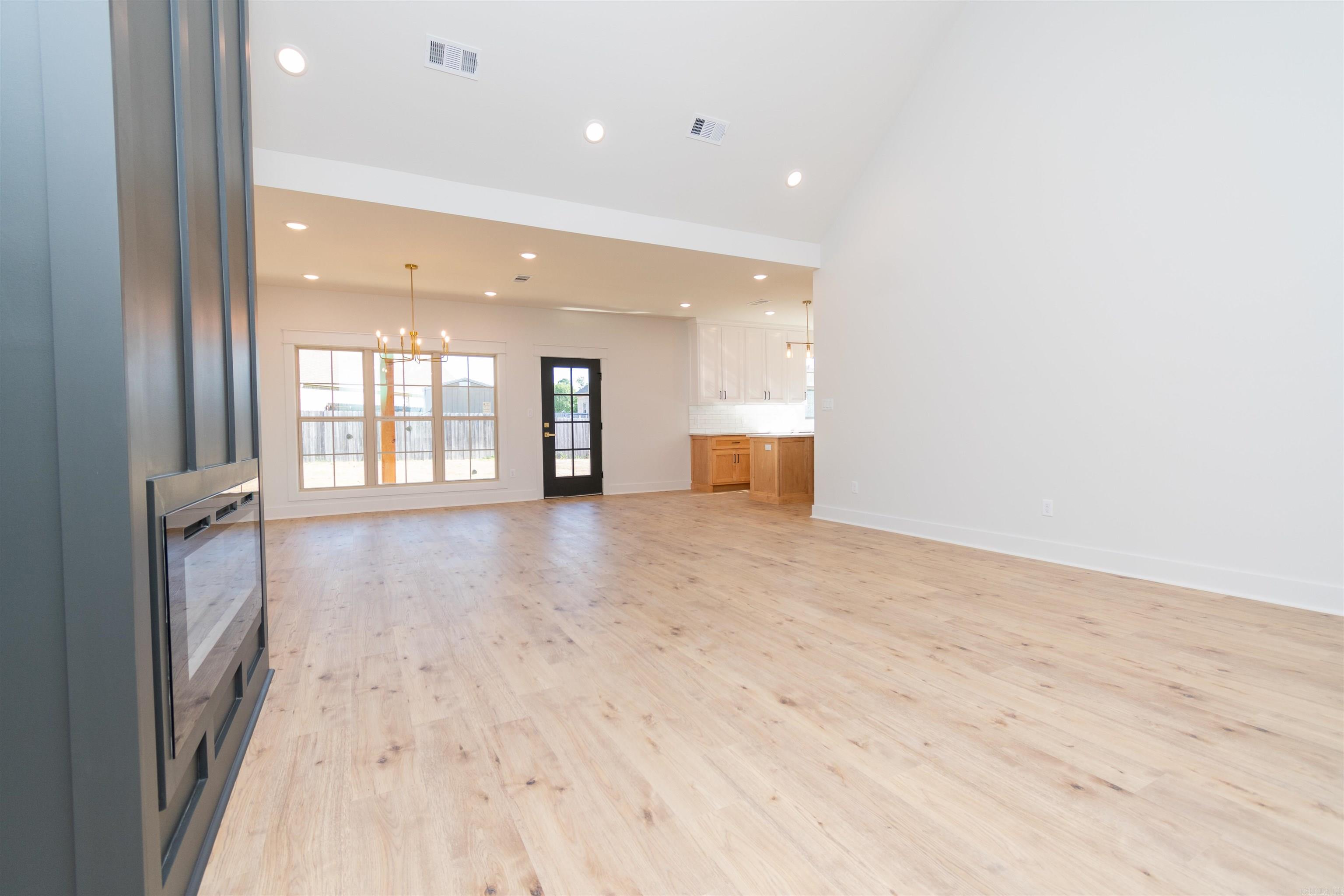 MEADOWWOOD - Residential