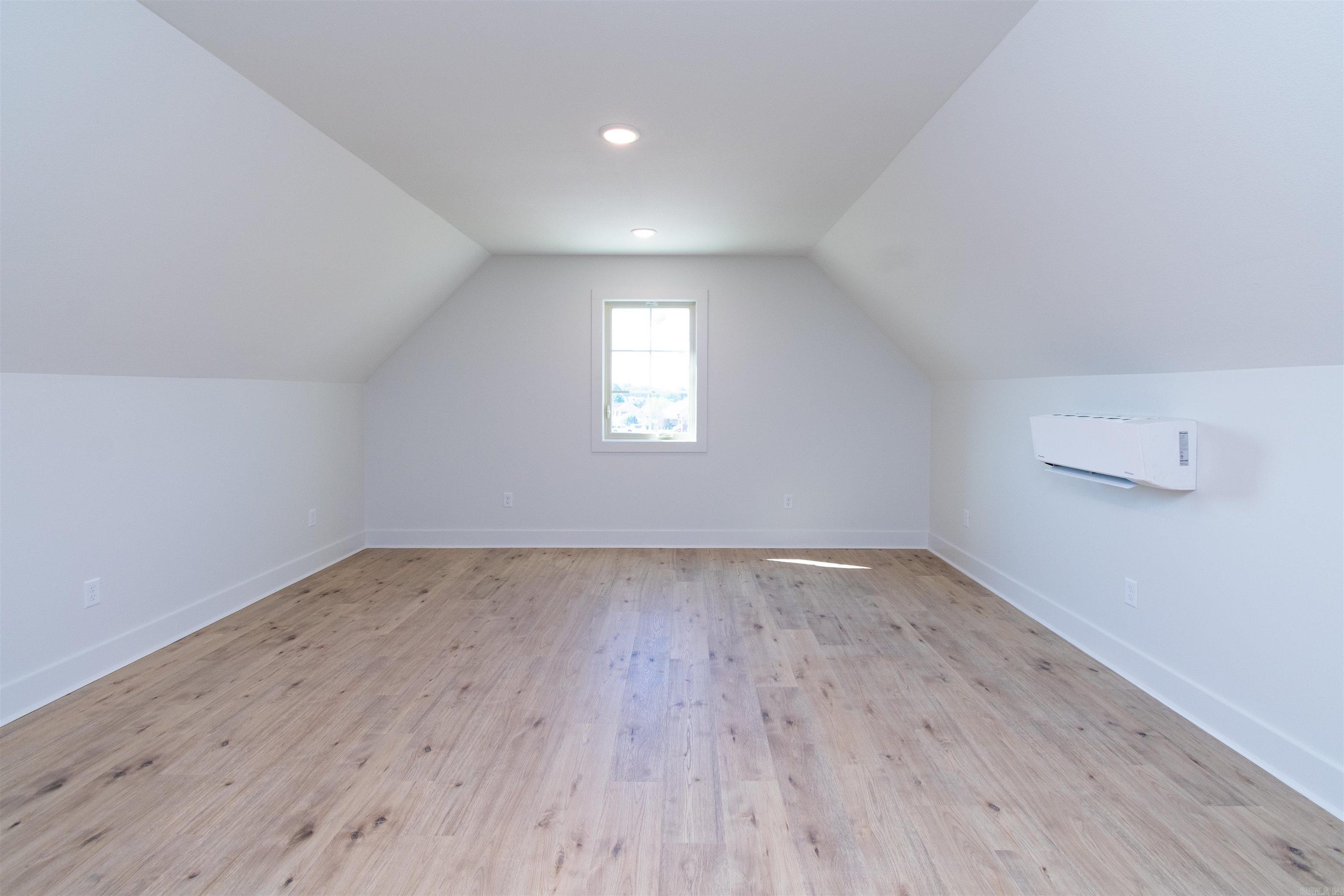MEADOWWOOD - Residential
