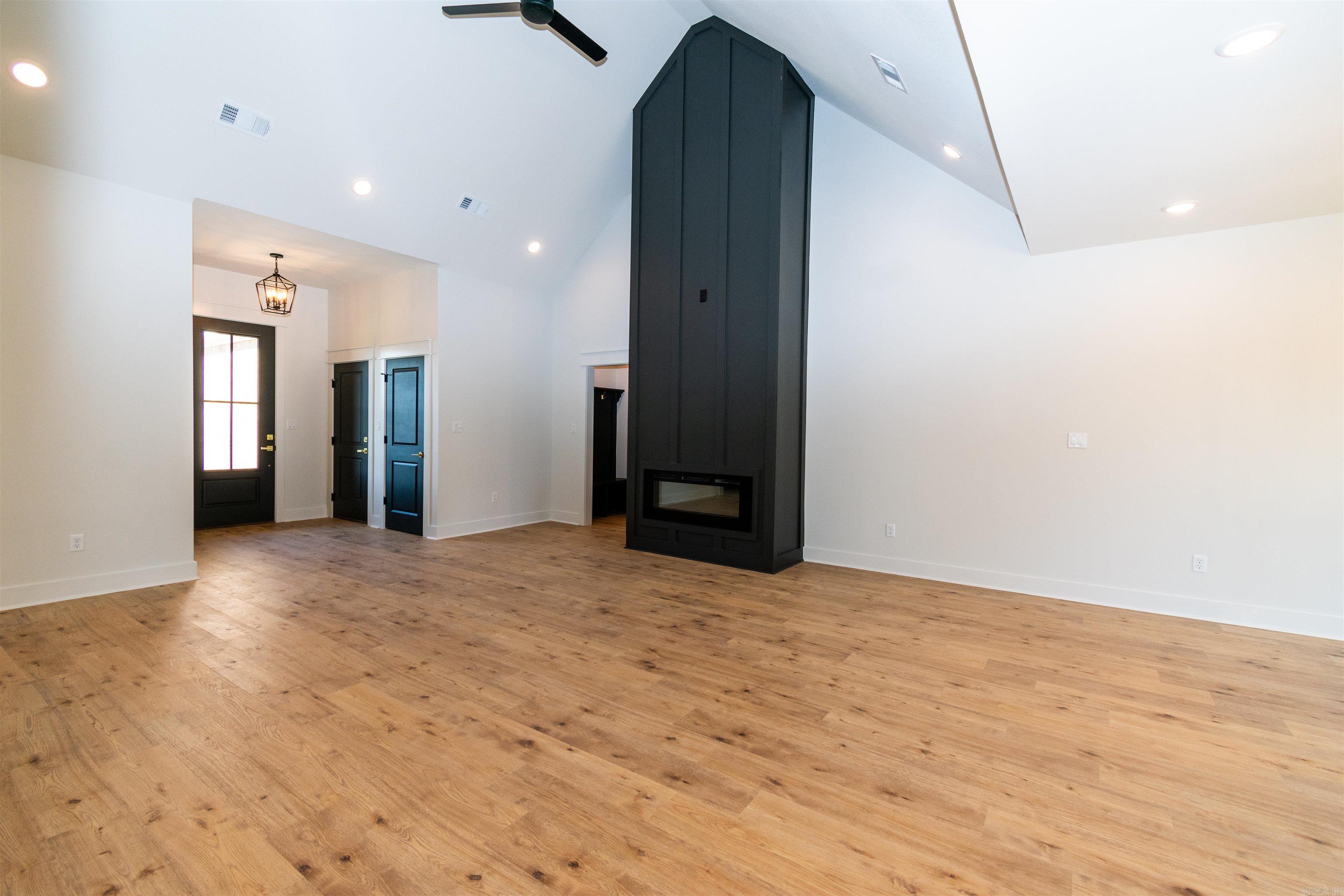 MEADOWWOOD - Residential
