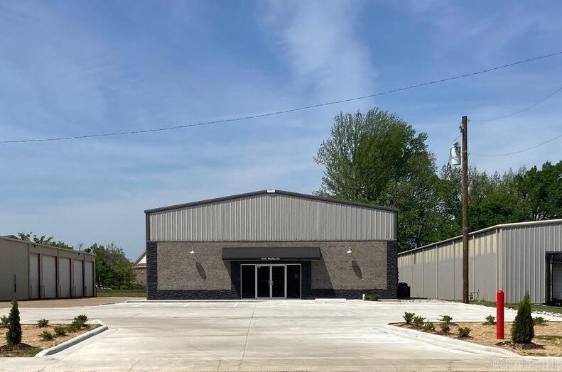 Beautiful new building with retail, wholesale and storage spaces all under one roof. Up to 3750 sq ft of heated and cooled retail space with ample parking, private office and two restrooms. Overhead doors make for easy access. Front door parking makes this the perfect spot for your counter sales, industrial supply, parts house, etc. Cold A/C and room to expand in the future. Plenty of front door parking.