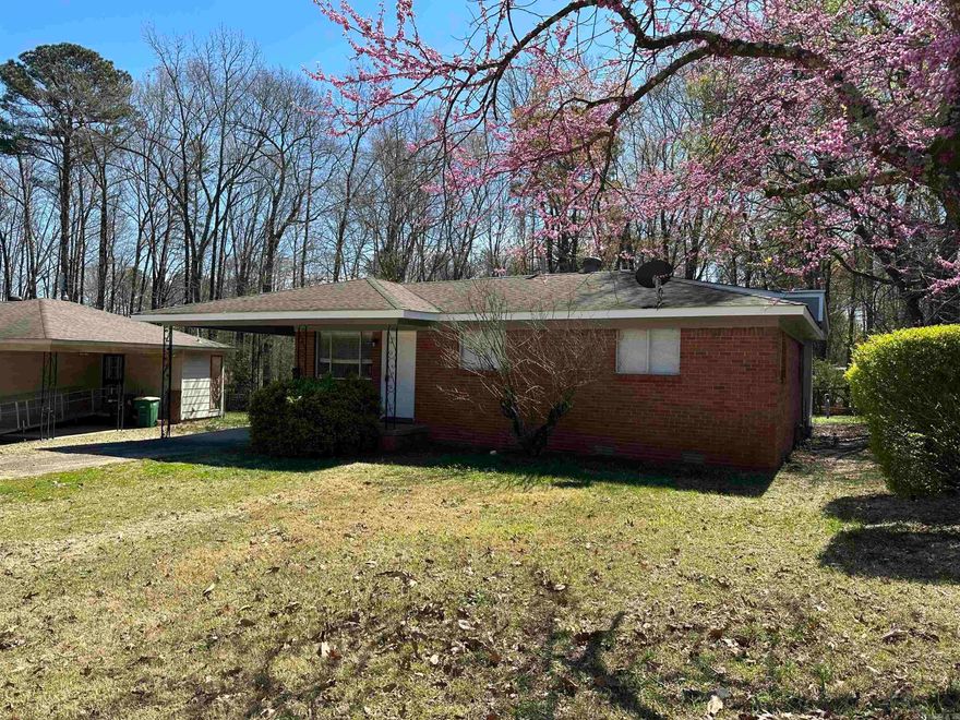 This newly remodeled 4-bed, 2.5-bath house in the Gum Springs subdivision offers ample room for entertaining, with an attractive front and back yard. It's a charming home that's perfect for anyone looking for a spacious and comfortable living space. Schedule a tour today to see for yourself.