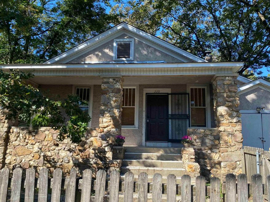 Discover the potential of this charming Little Rock property — perfect for investors or anyone looking for their next flip opportunity! Situated in a prime location just minutes from UAMS, the Little Rock Zoo, and War Memorial Park, this home offers both convenience and value. With a little vision and renovation, this property could become a beautiful addition to your portfolio. Don’t miss out on this chance to invest in a home with great bones, a great location, and endless possibilities!