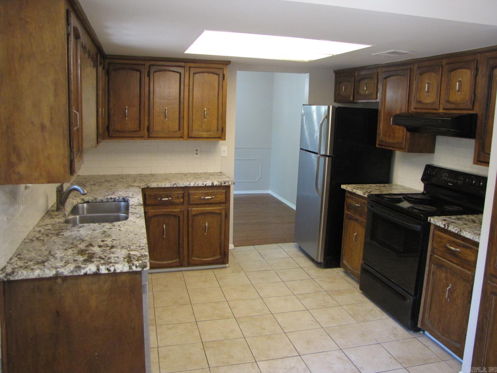 PARKWAY PLACE - Residential Lease