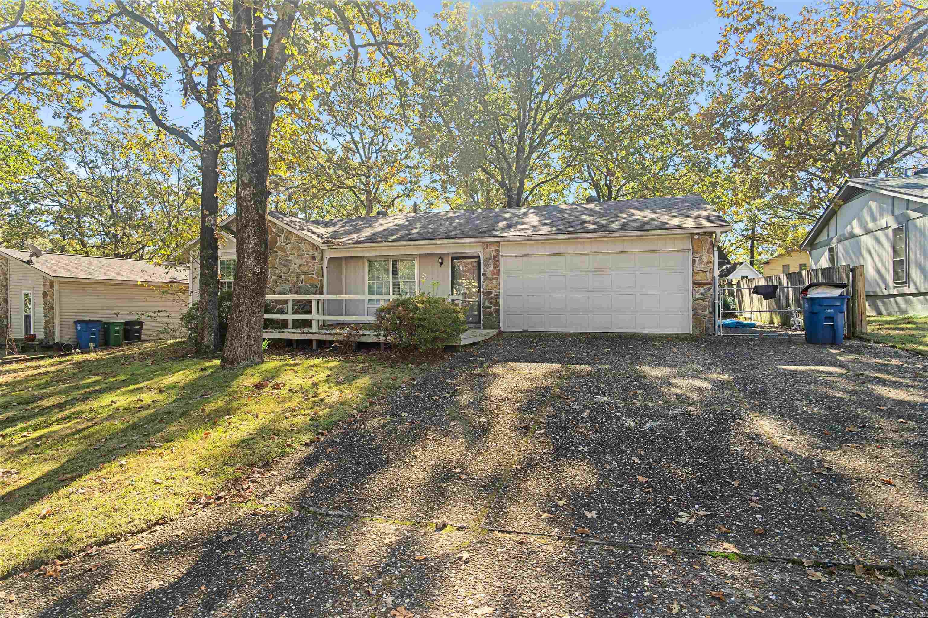 INDIAN HILLS - Residential