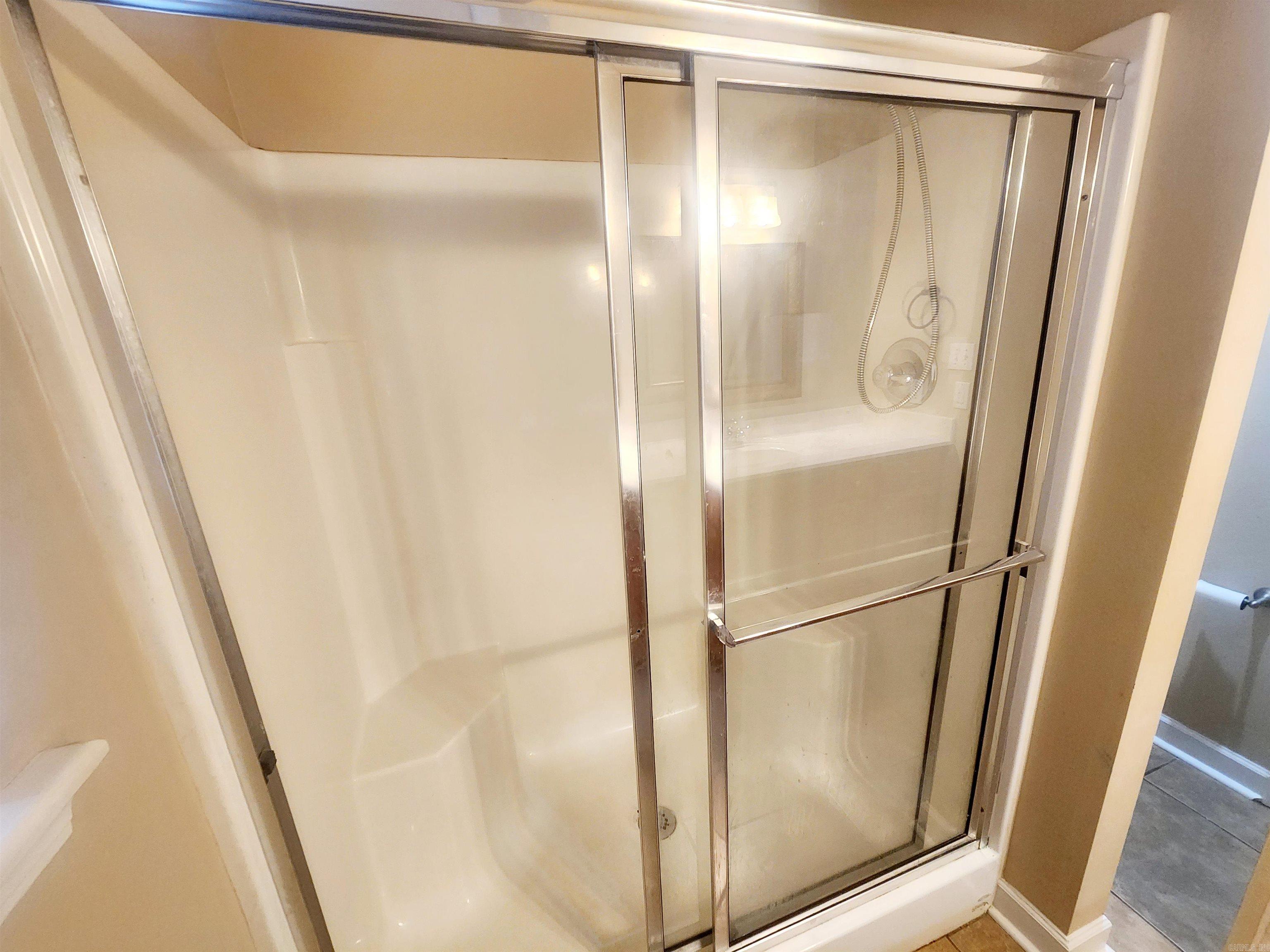 NEIGHBORS - Residential