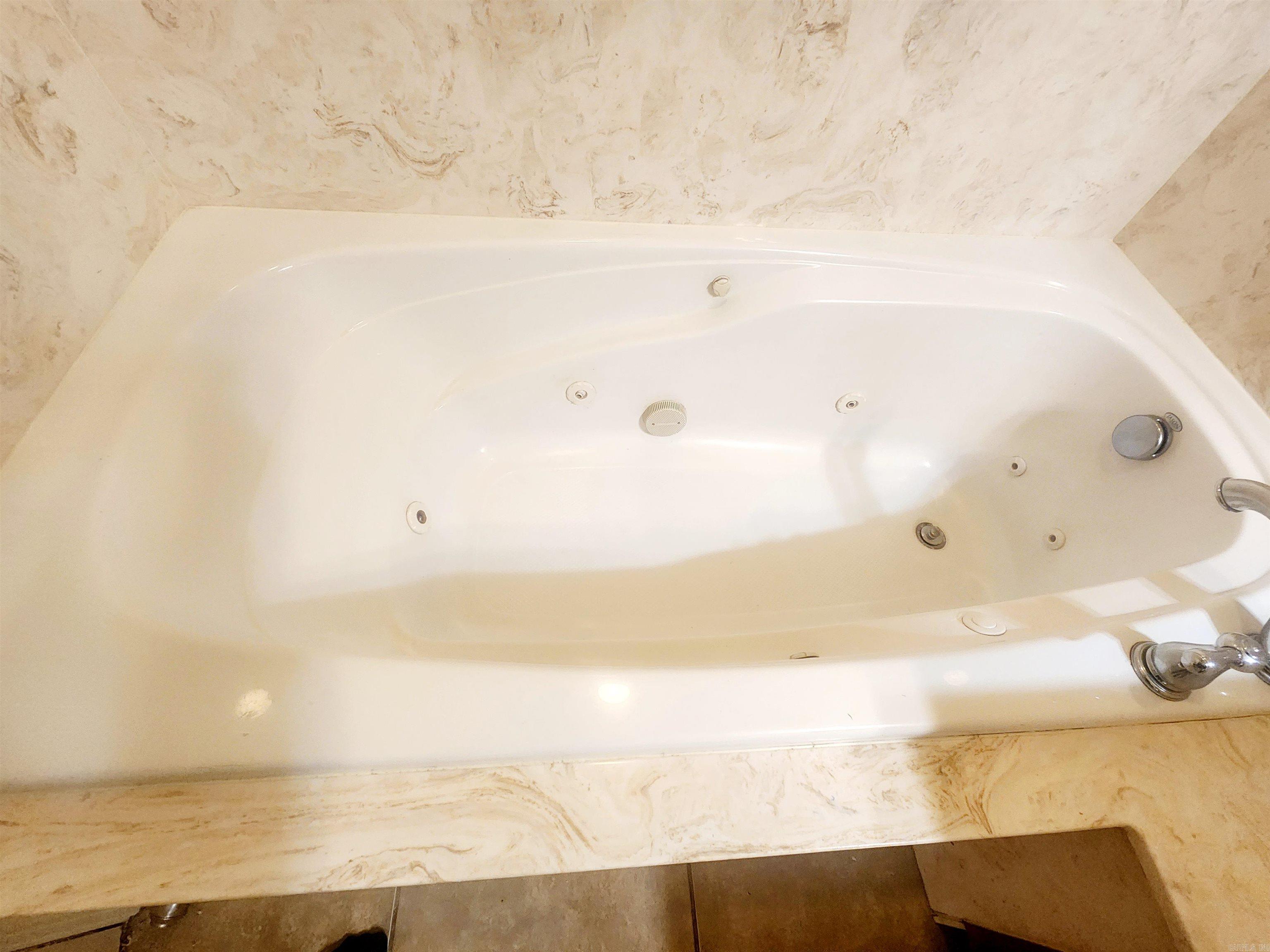 NEIGHBORS - Residential