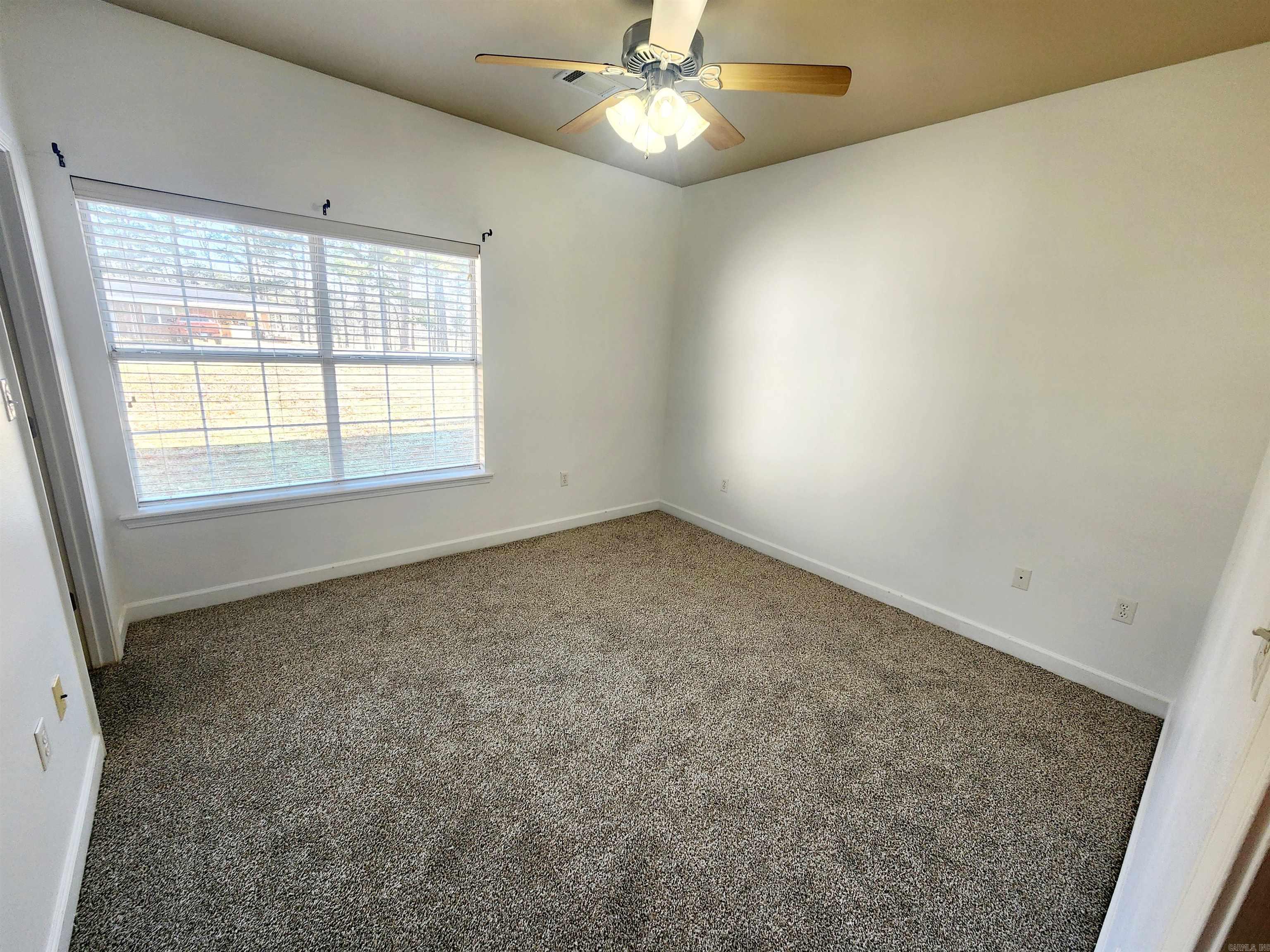 NEIGHBORS - Residential