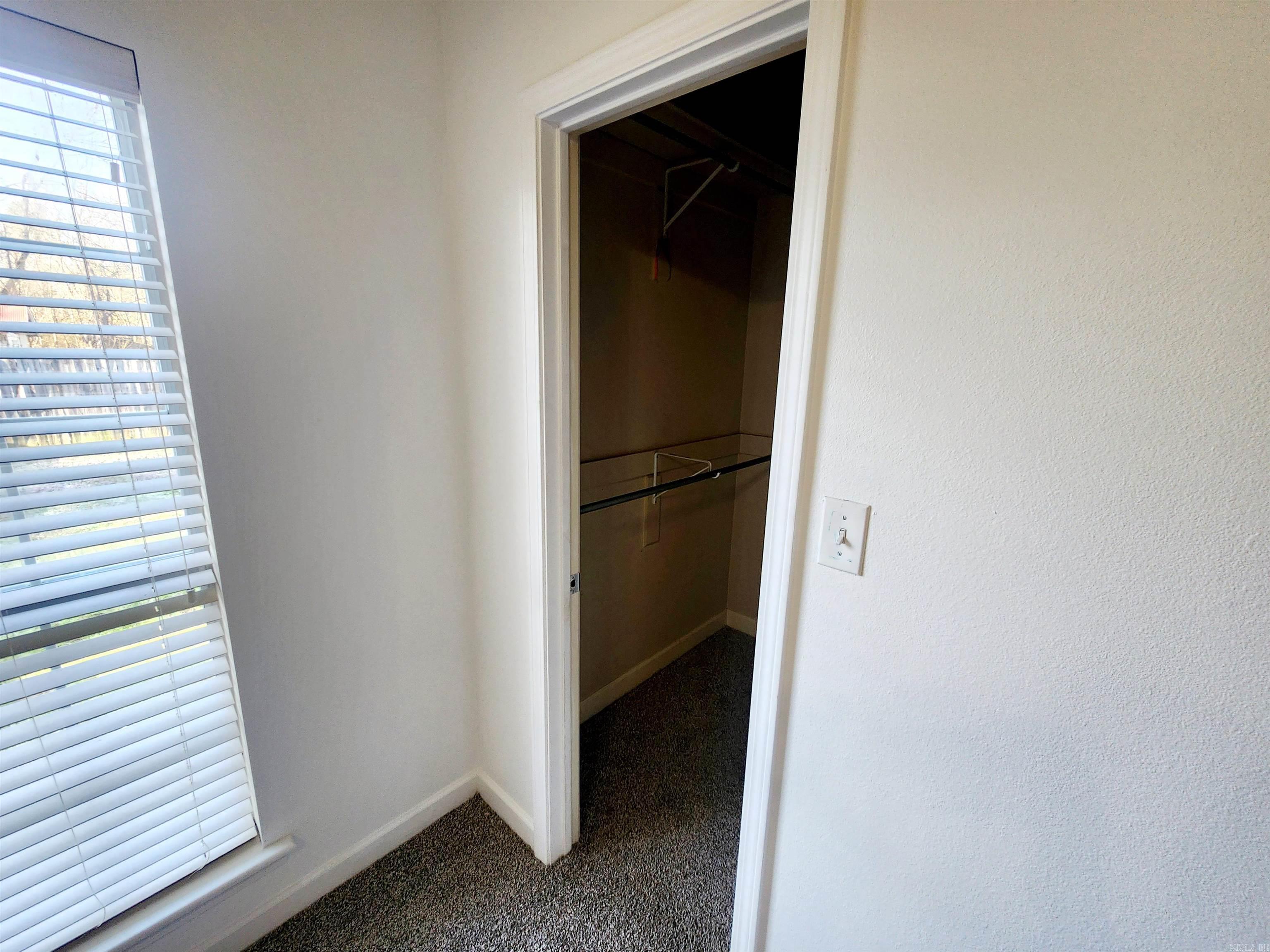 NEIGHBORS - Residential