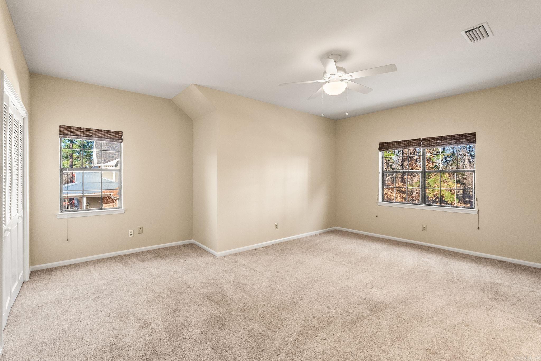 COUNTRY CLUB MANOR - Residential