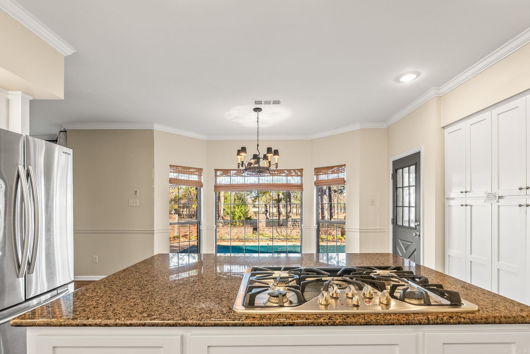 COUNTRY CLUB MANOR - Residential