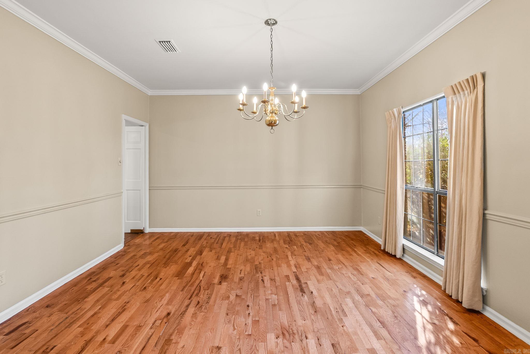 COUNTRY CLUB MANOR - Residential