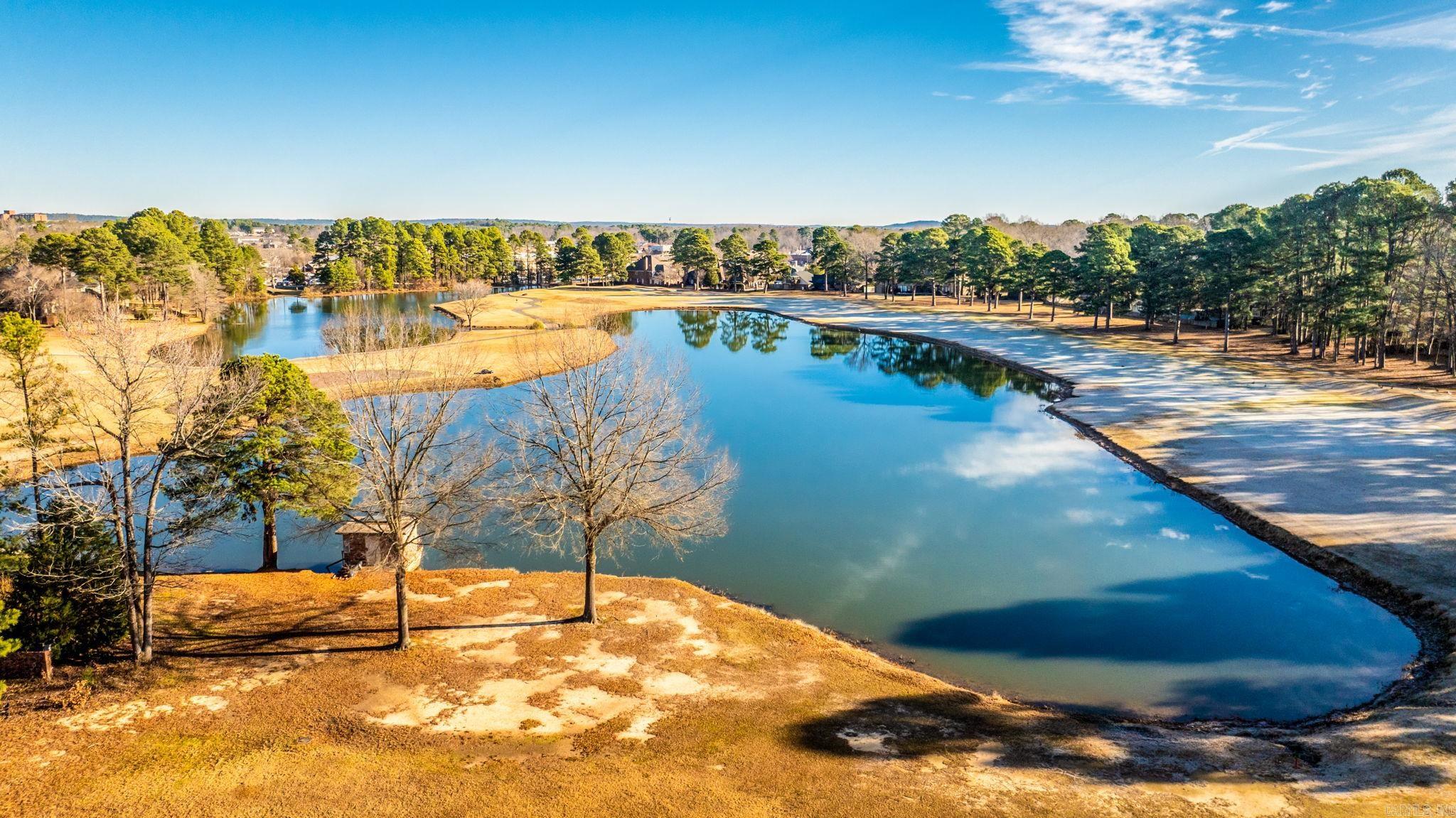 COUNTRY CLUB MANOR - Residential