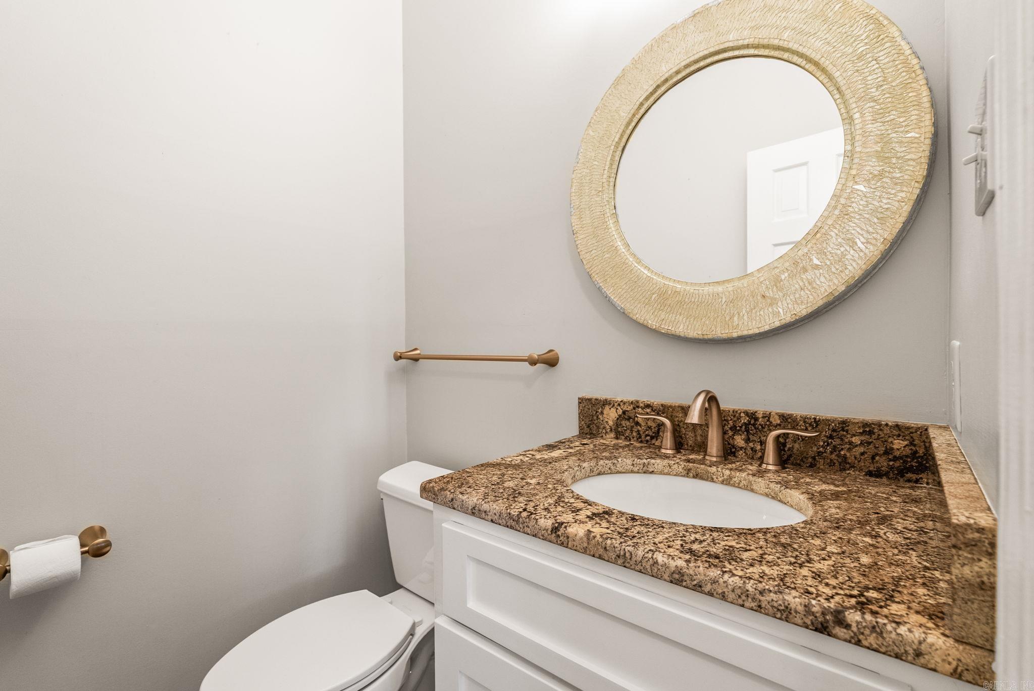 COUNTRY CLUB MANOR - Residential