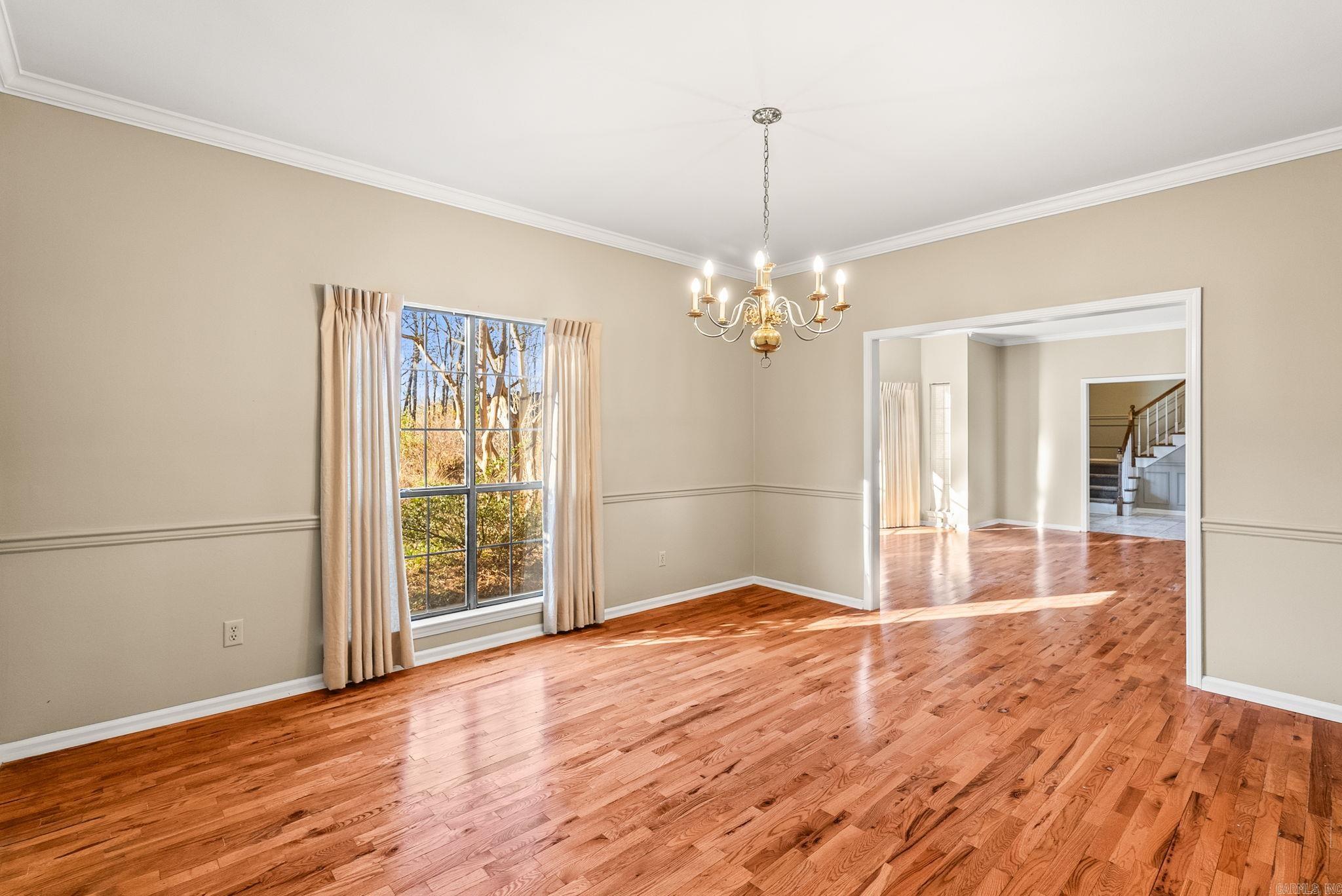 COUNTRY CLUB MANOR - Residential