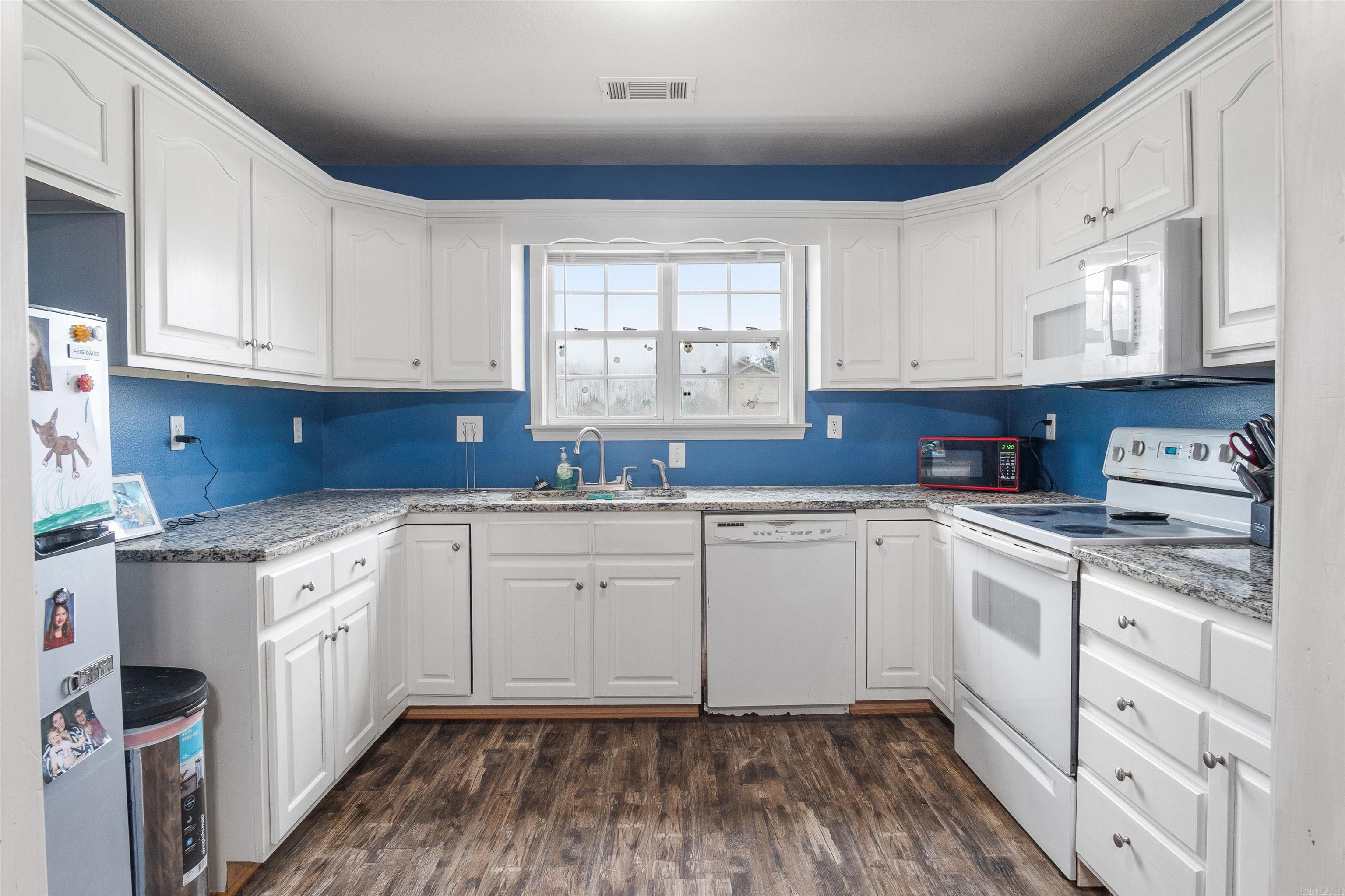 DEERFIELD ESTATES - Residential