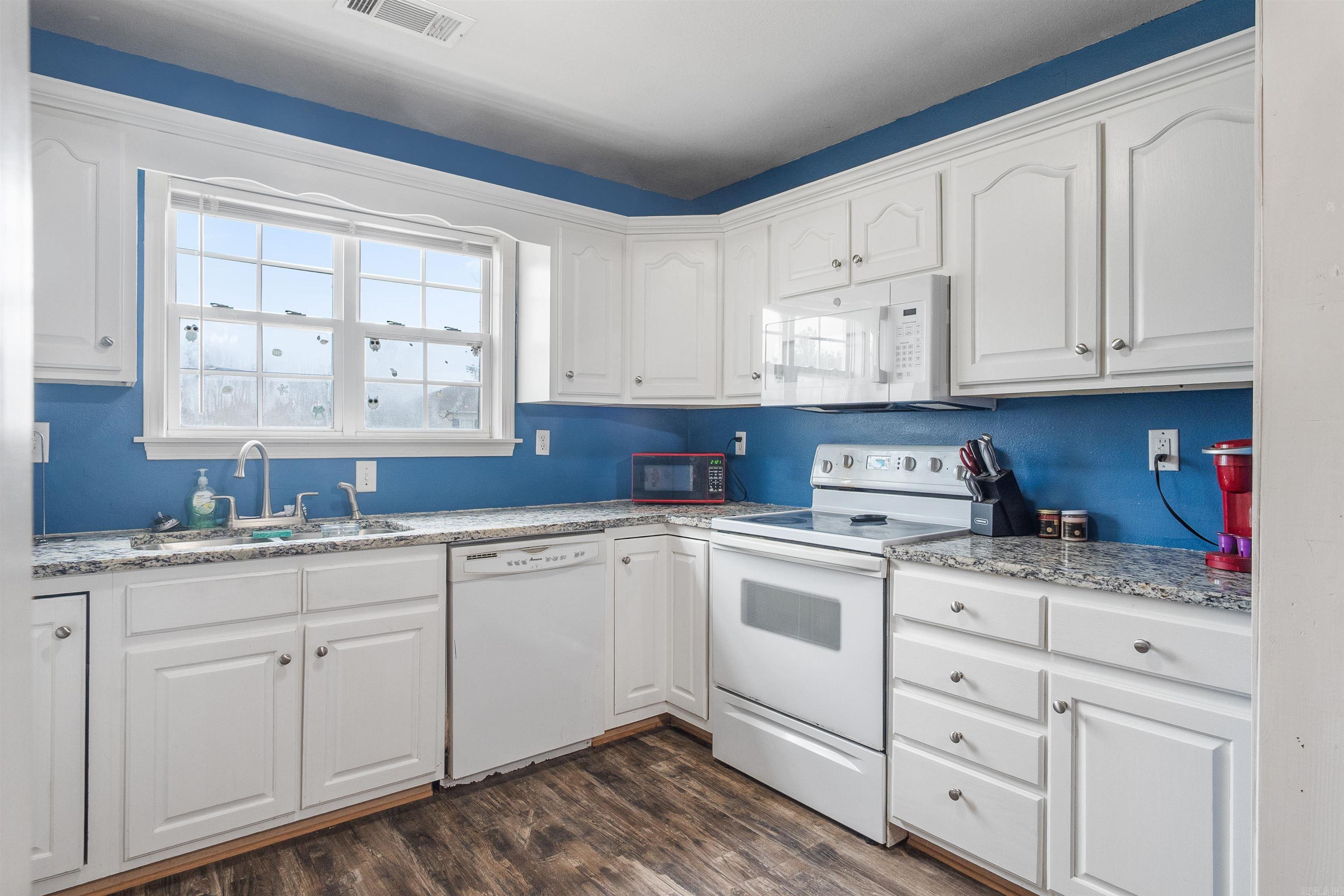 DEERFIELD ESTATES - Residential