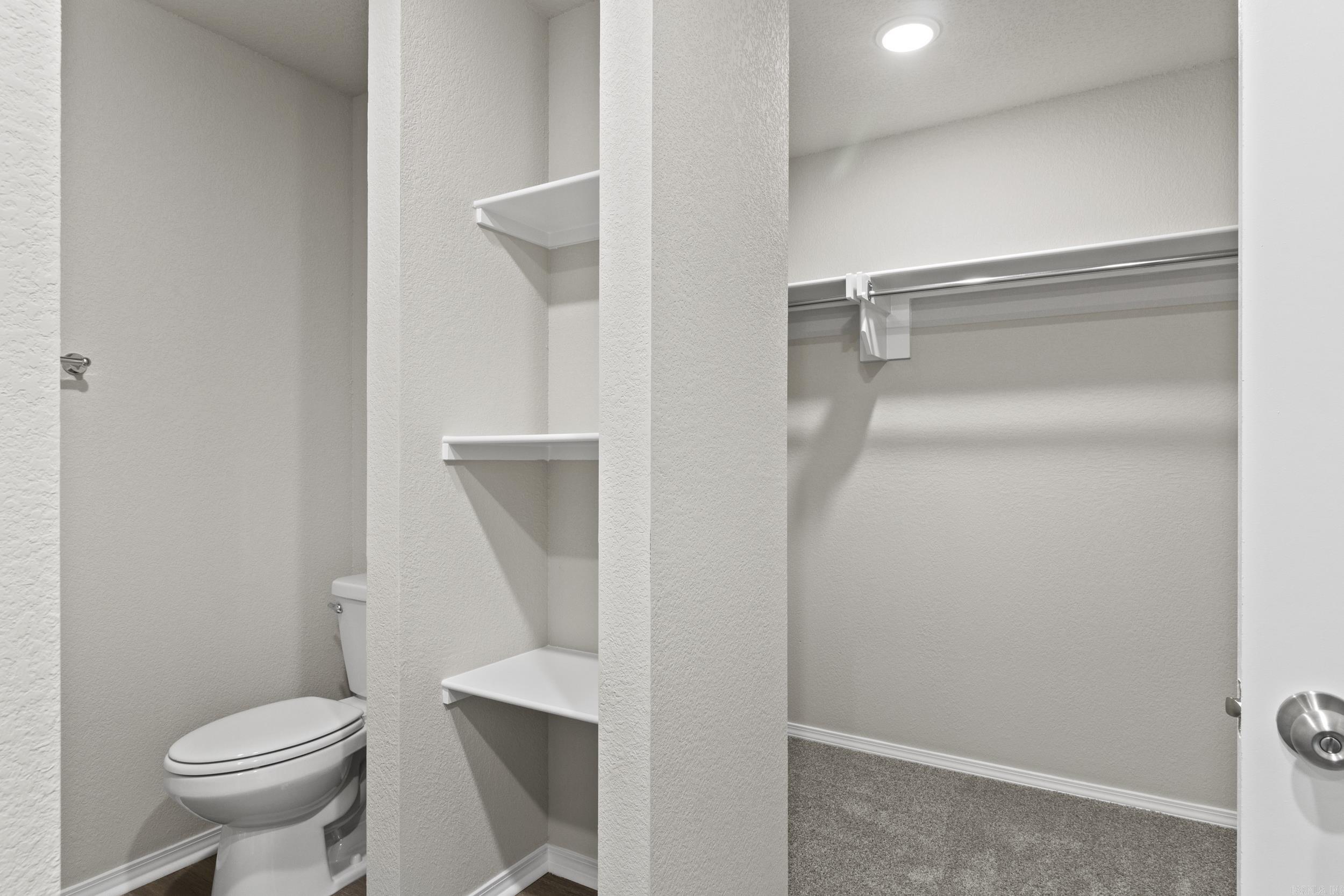 COUNTRY CLUB OF ARK THE - Residential