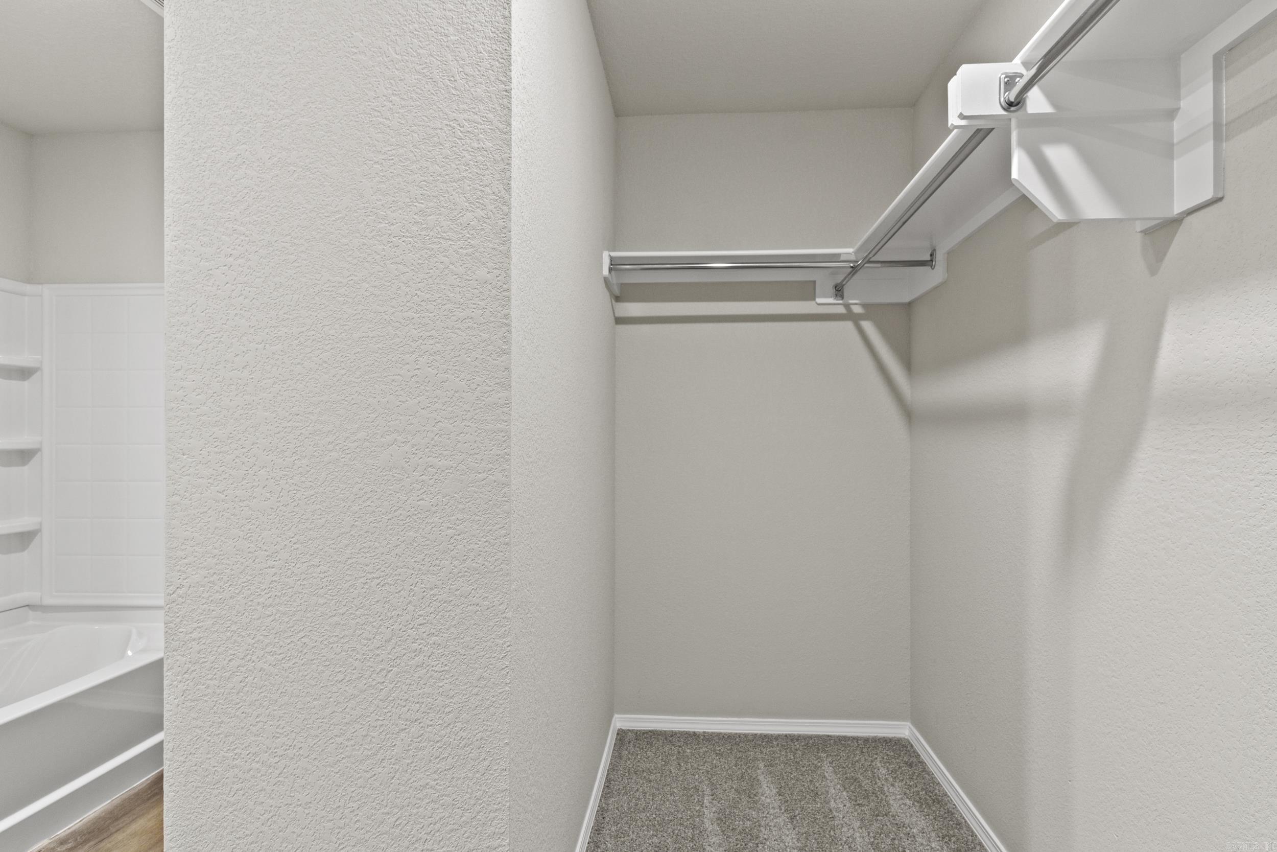 COUNTRY CLUB OF ARK THE - Residential