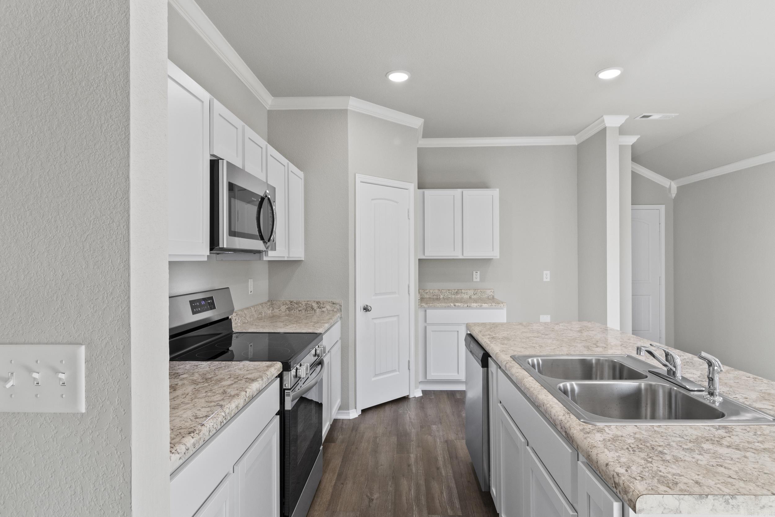 COUNTRY CLUB OF ARK THE - Residential