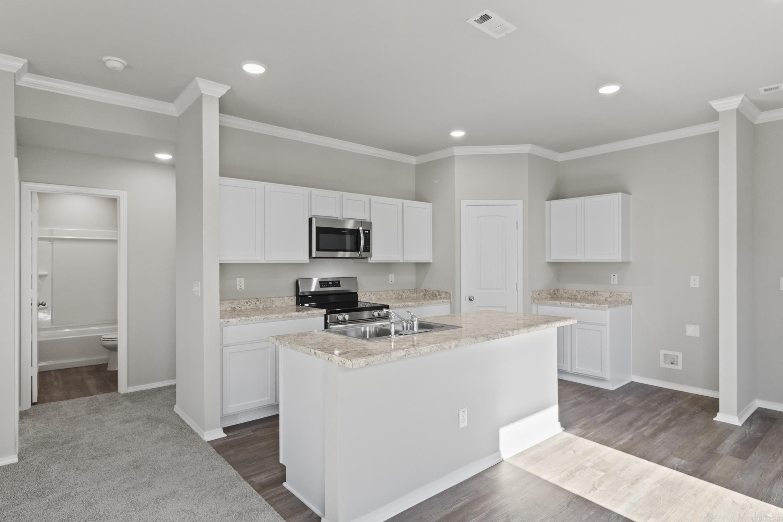 COUNTRY CLUB OF ARK THE - Residential