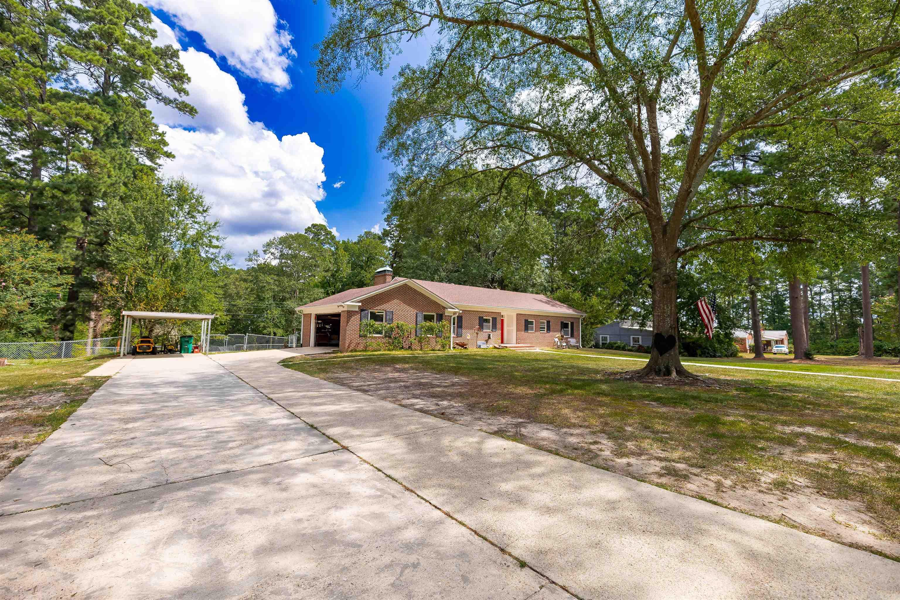 MAPLE HILL - Residential