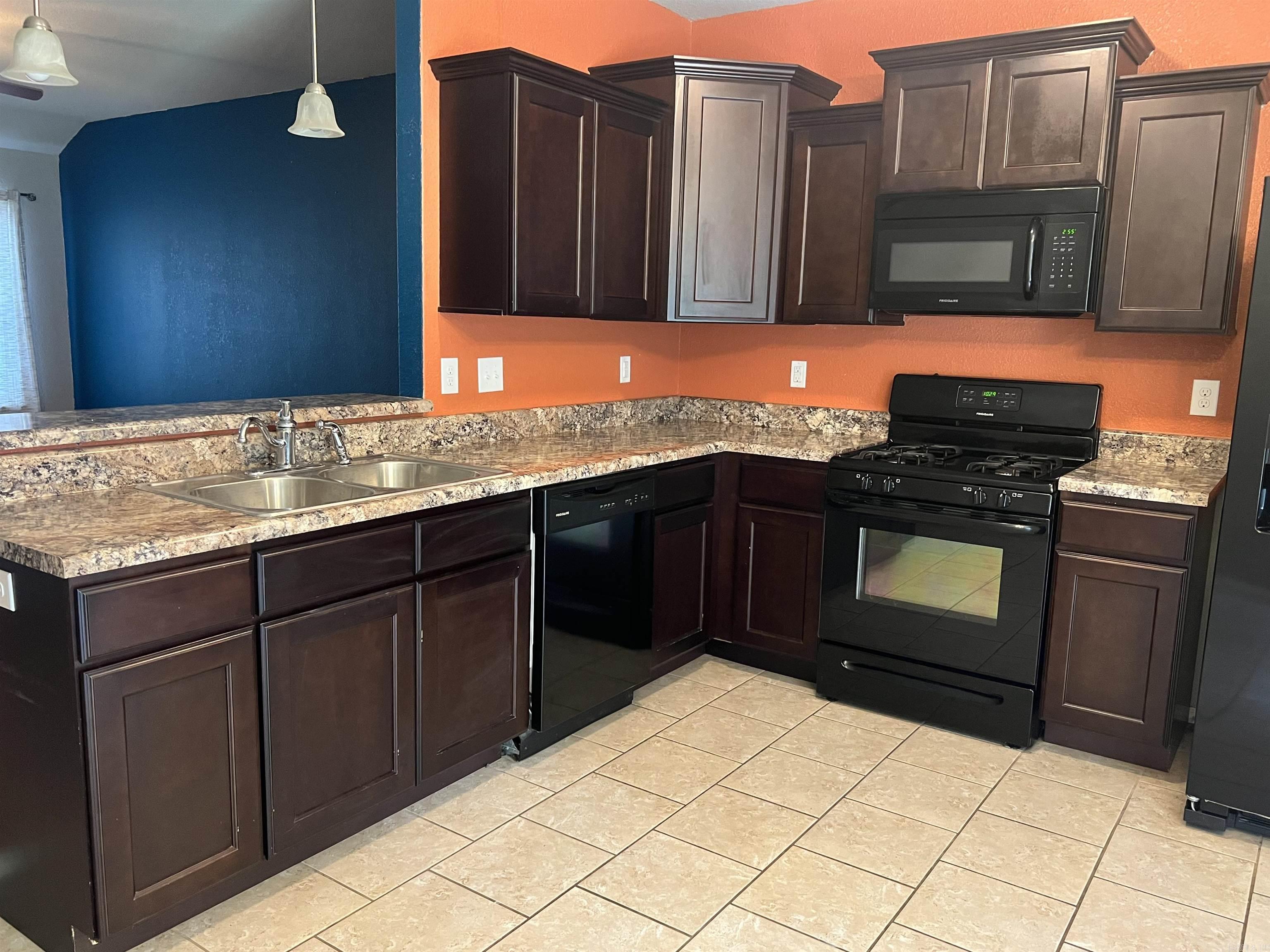 MEADOWS EDGE - Residential