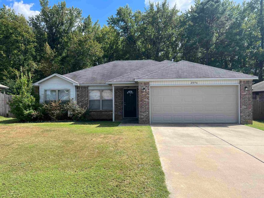 ***SELLER OFFERING $5,000 IN BUYER CONCESSIONS*** Use this $5,000 towards rate buy downs to lower your interest rate or towards cash needed at closing, or take it off the total sales price. Buyers can choose how they want to use this $5,000! Come see it today!!!  Come see this move in ready 3bd/2bath home in Saline County. Bryant School District. Walk through the front door to the spacious living room which then opens to a lovely breakfast bar and kitchen. Master bedroom is split from guest bedrooms and features a double vanity, a large shower/tub combo, a huge master closet, and extra storage. Laundry room positioned between the master bedroom and two car garage. Fully fenced large backyard with green space behind the property. Easy access to I-30 with quick commute to Little Rock or Benton/Bryant, lots of shopping and dining. Do not miss this great home in a prime location! Agents See Docs.