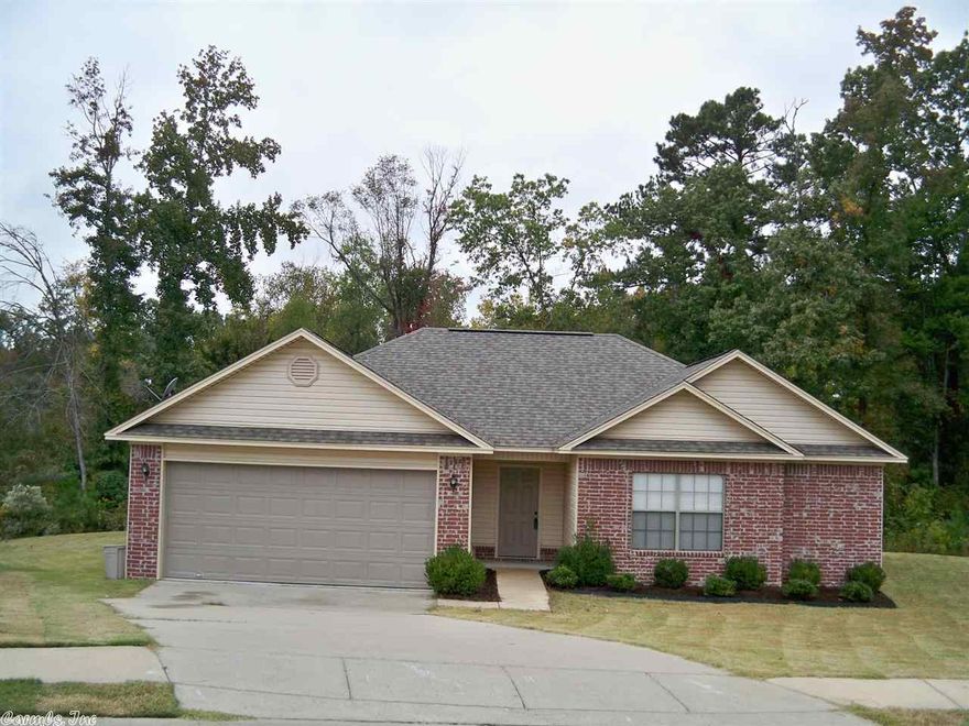 Nice home with a great open floor plan!  No wasted space in this one.  3BR 2BA   good size yard, on a cul-de-sac.  Fresh paint and new carpet.  Take a look at this one.  Easy access to LR, Bryant, and Benton,  just a short drive off of I30.  Not far from the new Bass Pro...