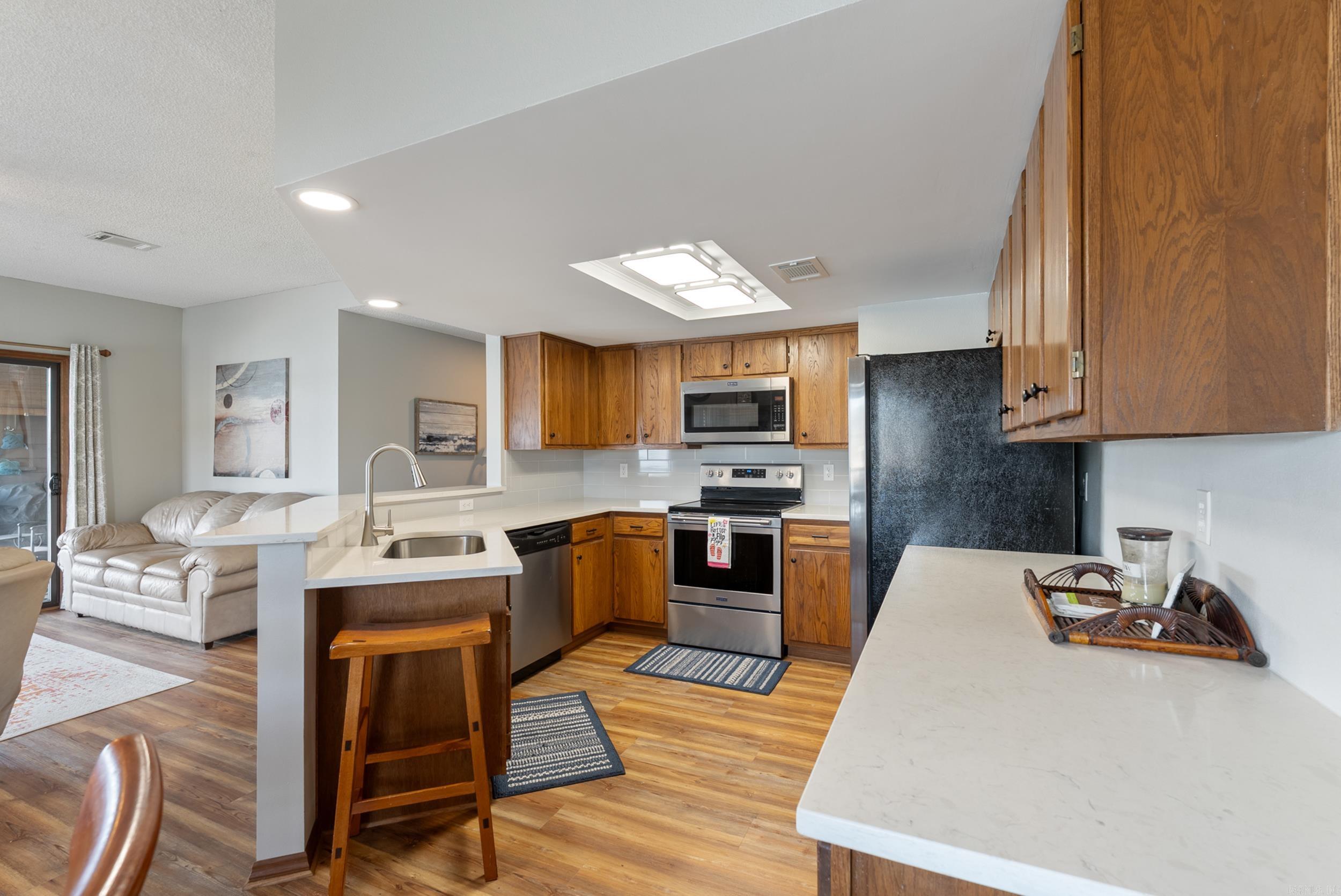 LAKE PORT HPR - Residential
