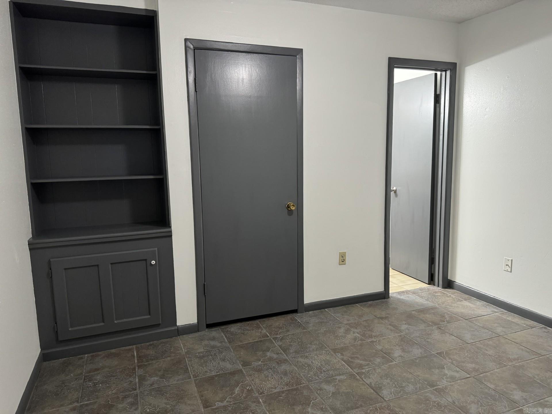 DELTA LAWN - Residential