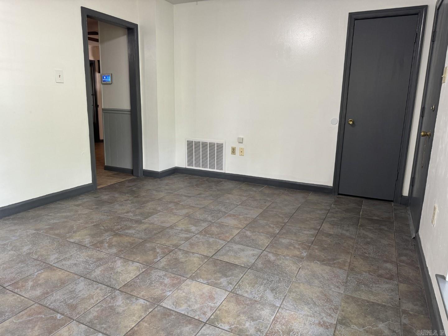 DELTA LAWN - Residential