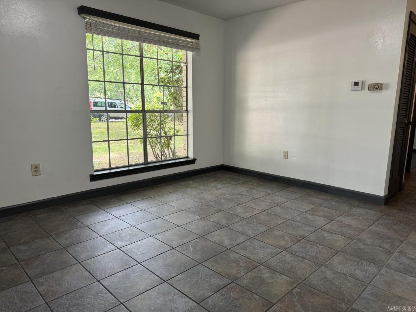 DELTA LAWN - Residential