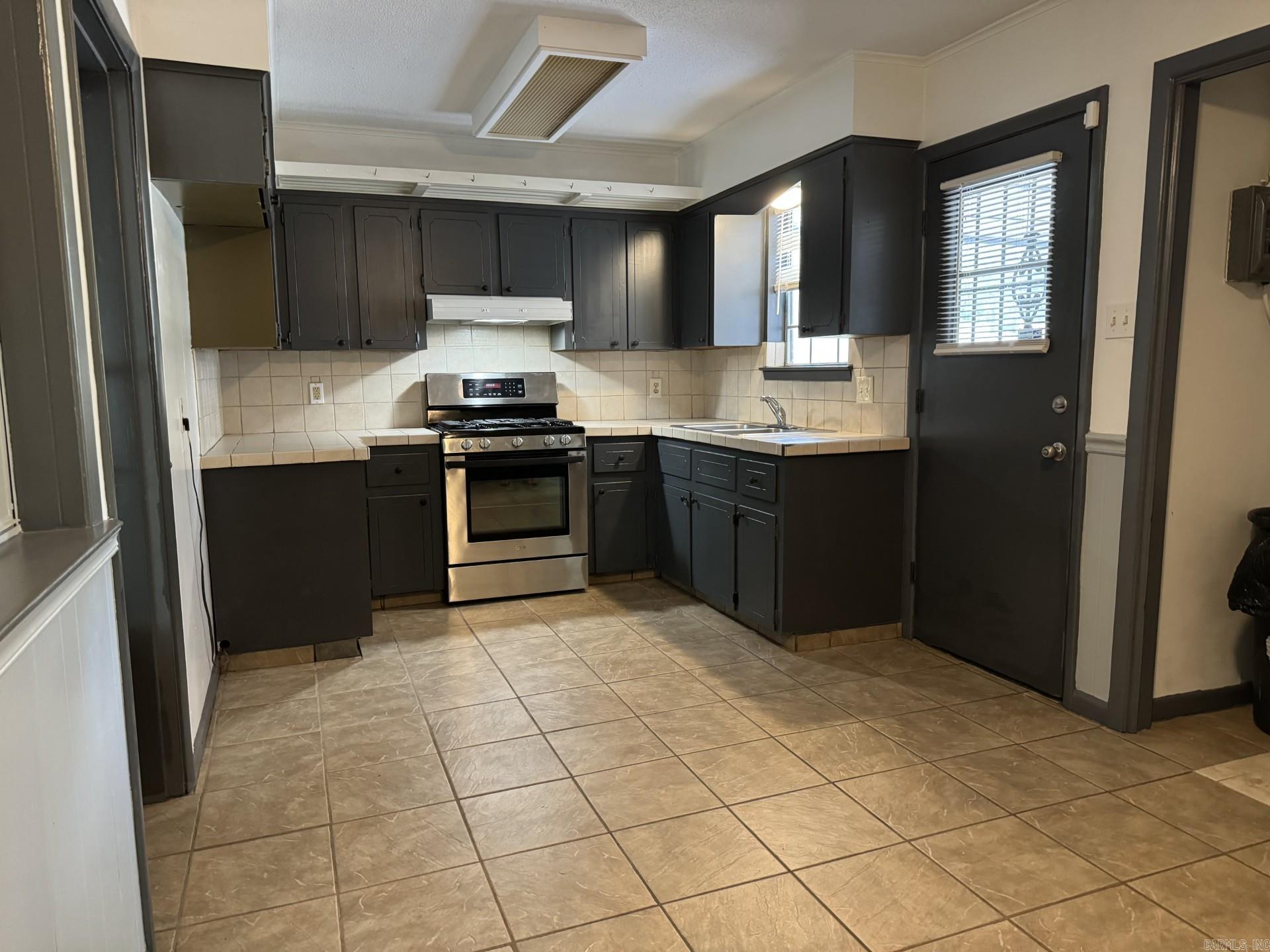 DELTA LAWN - Residential