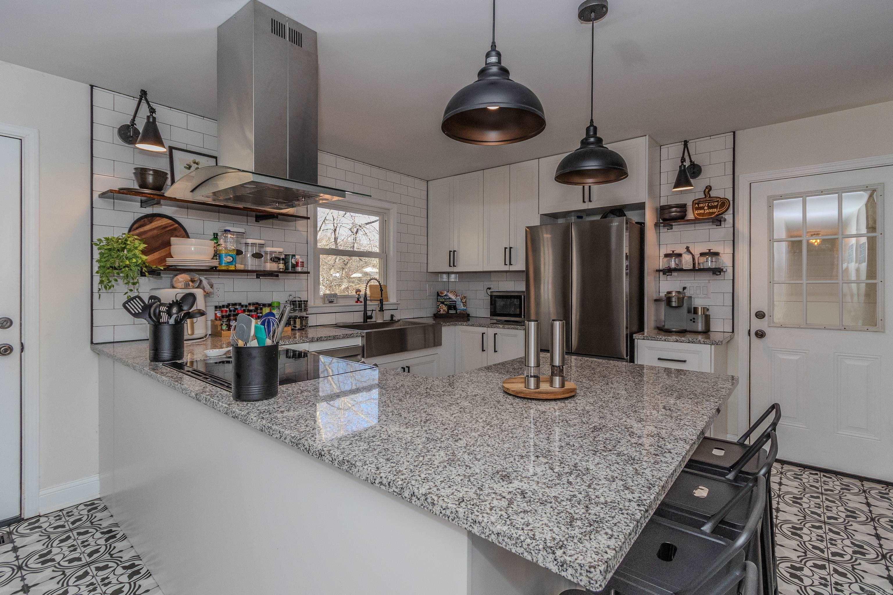 JOHNSON HEIGHTS - Residential