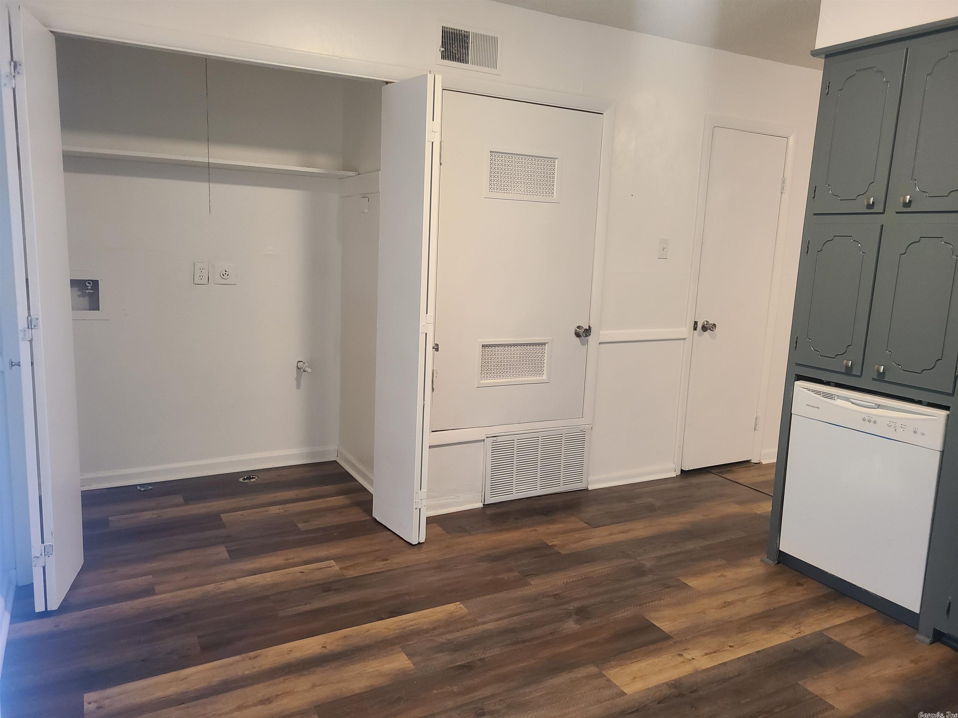 North Hills Manor - Residential Lease