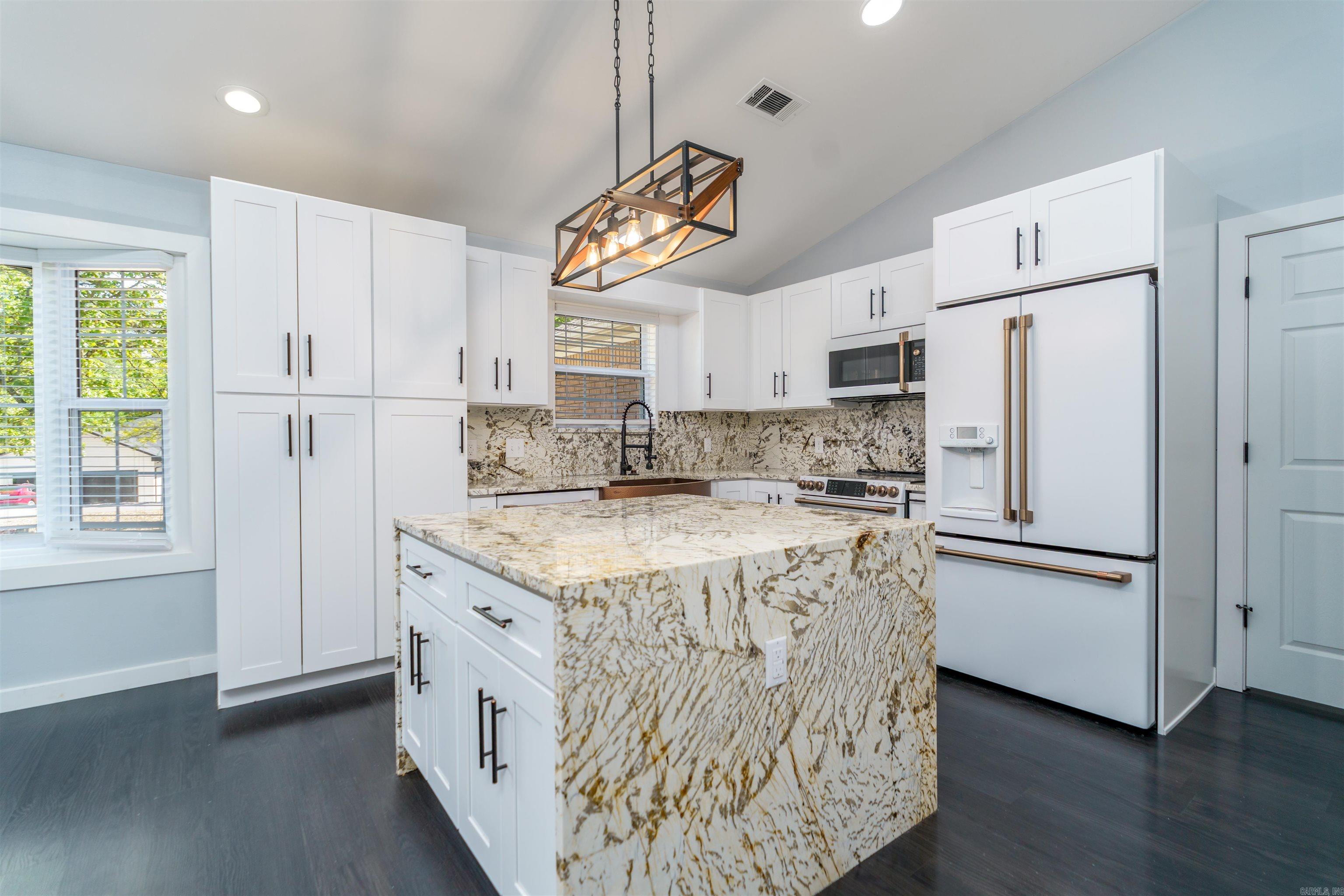 Saldana - Residential